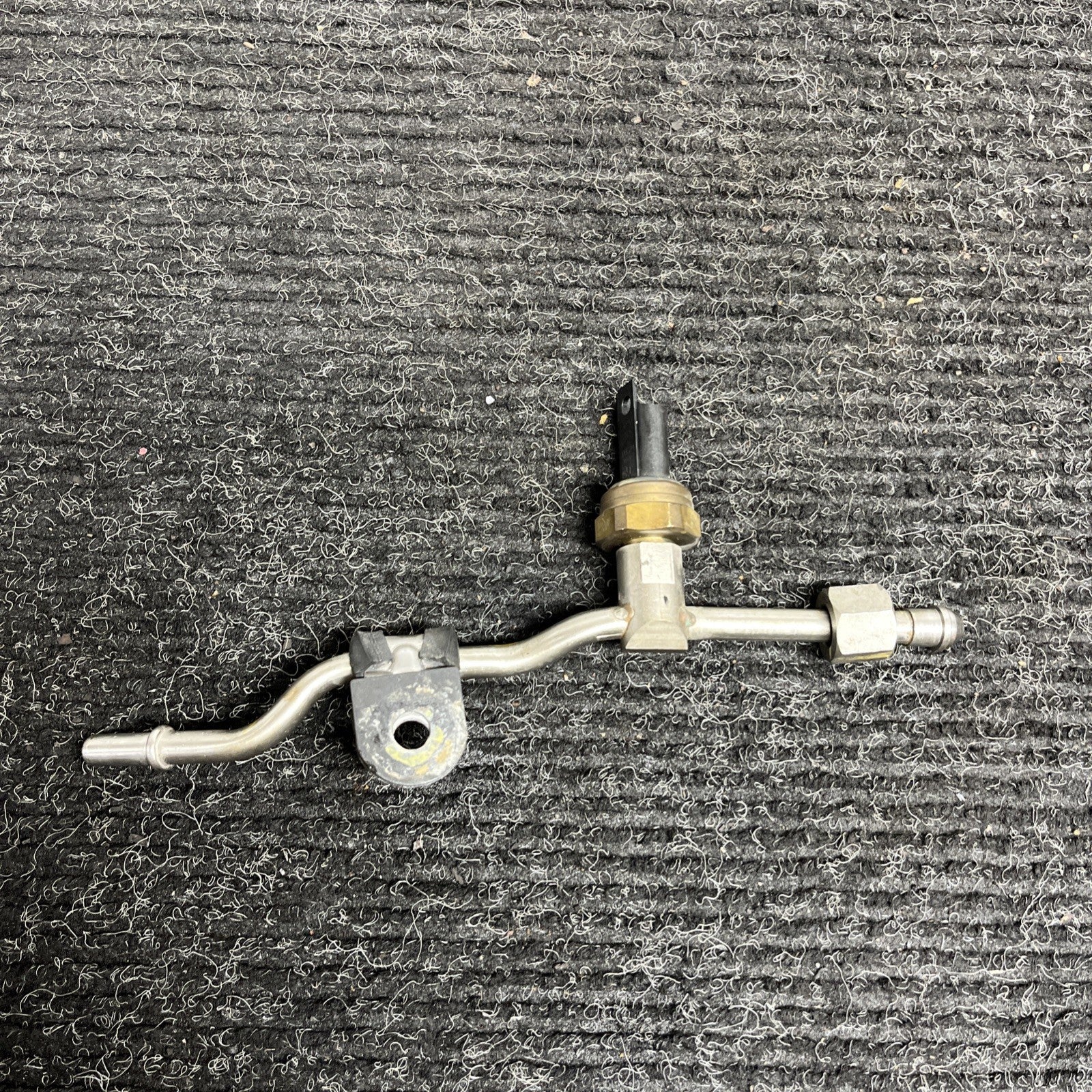 ☑️ 07-13 BMW E82 E90 E60 335I 535I N54 LOW PRESSURE FUEL SENSOR SUPPLY LINE PIPE