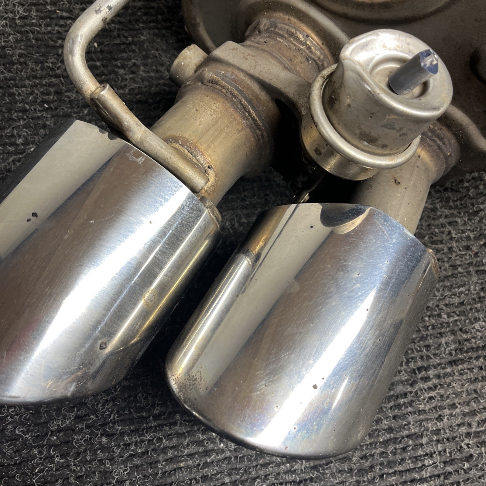 ☑️ 14-19 Ghibli 3.0L Motor Engine Driver Side Left LH Exhaust Muffler OEM
