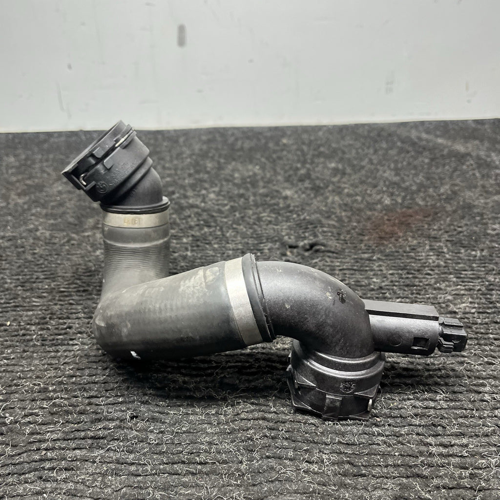 ☑️ 08-13 BMW E90 E82 Front Radiator Lower Coolant Inlet Hose Pipe 7532493 OEM