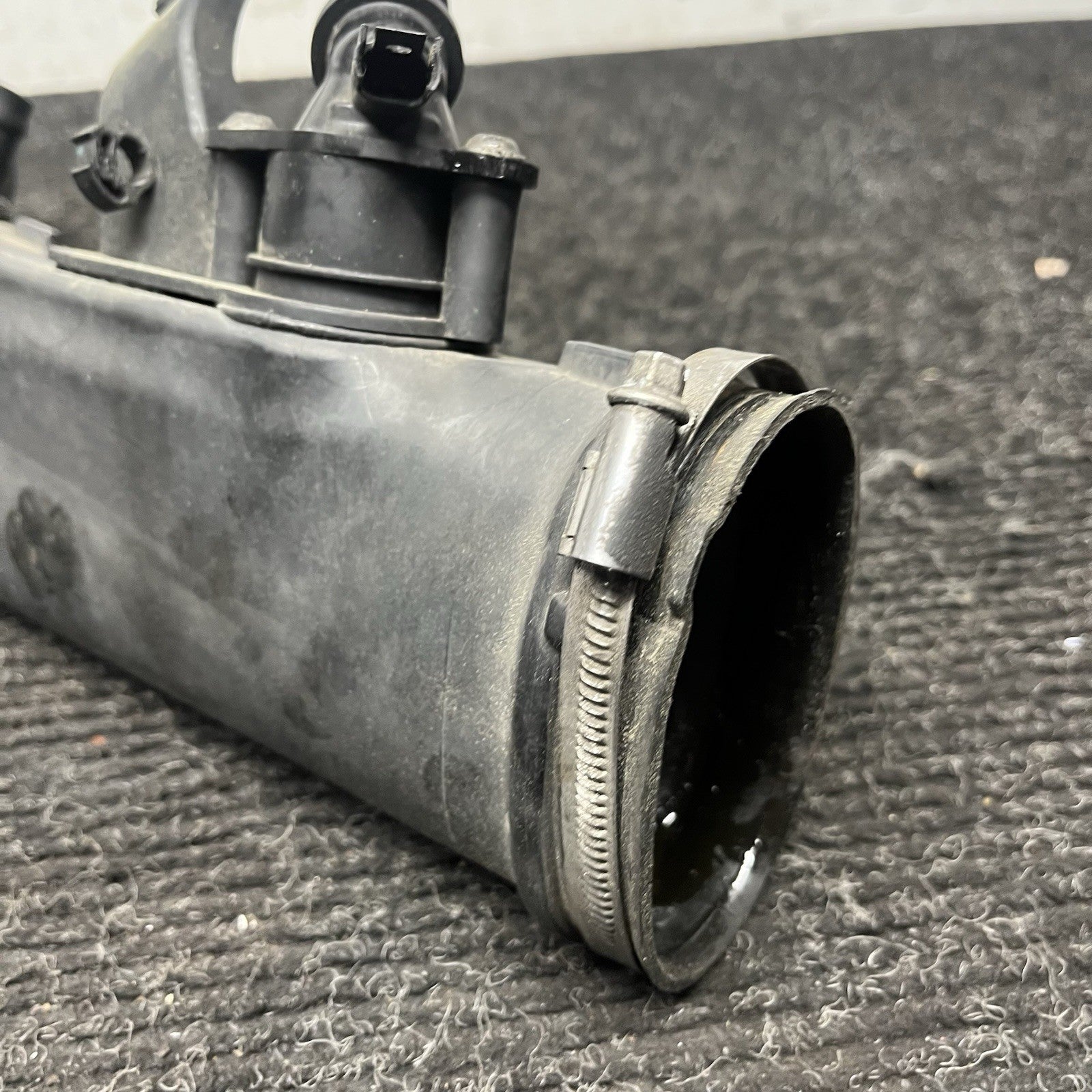 ☑️ BMW F15 X5 X6 35i 3.0L Air Intake Cleaner Duct Tube 7605585 OEM
