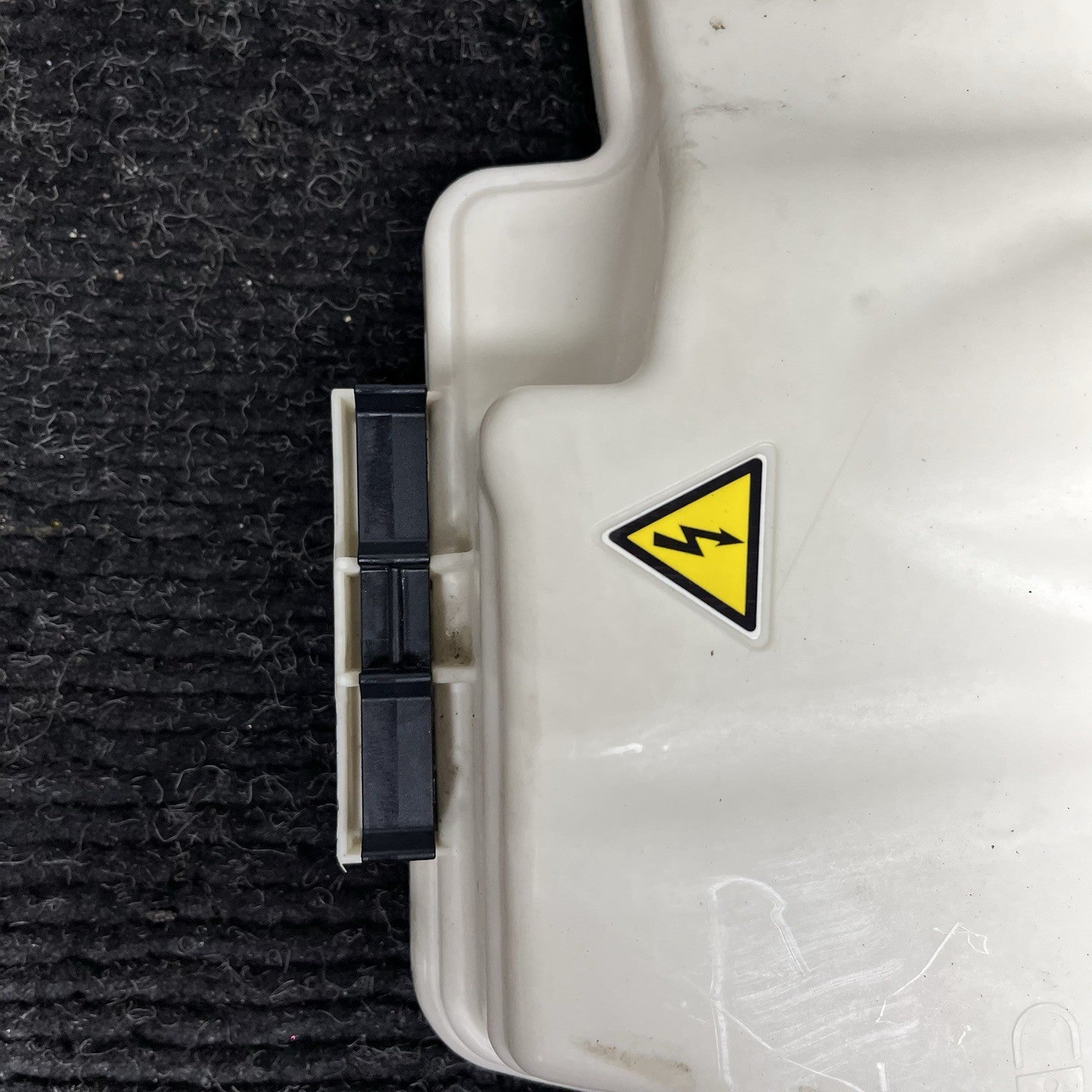 ☑️ BMW E88 E82 E90 E92 E84 DME ECU Electronic Computer Box Top Cover Housing OEM