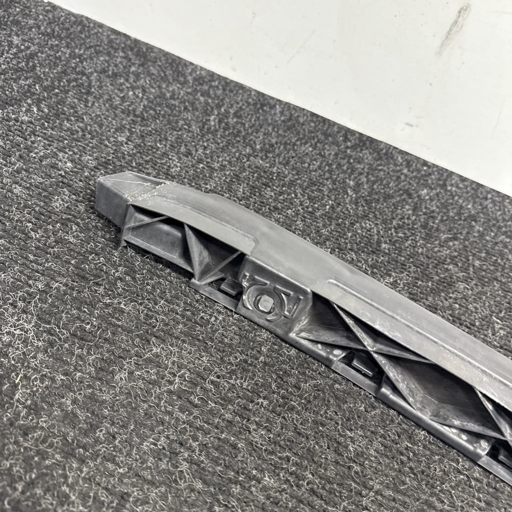 ☑️ 12-18 AUDI A6 QUATTRO C7 REAR BUMPER CENTER GUIDE MOUNT BRACKET SUPPORT OEM