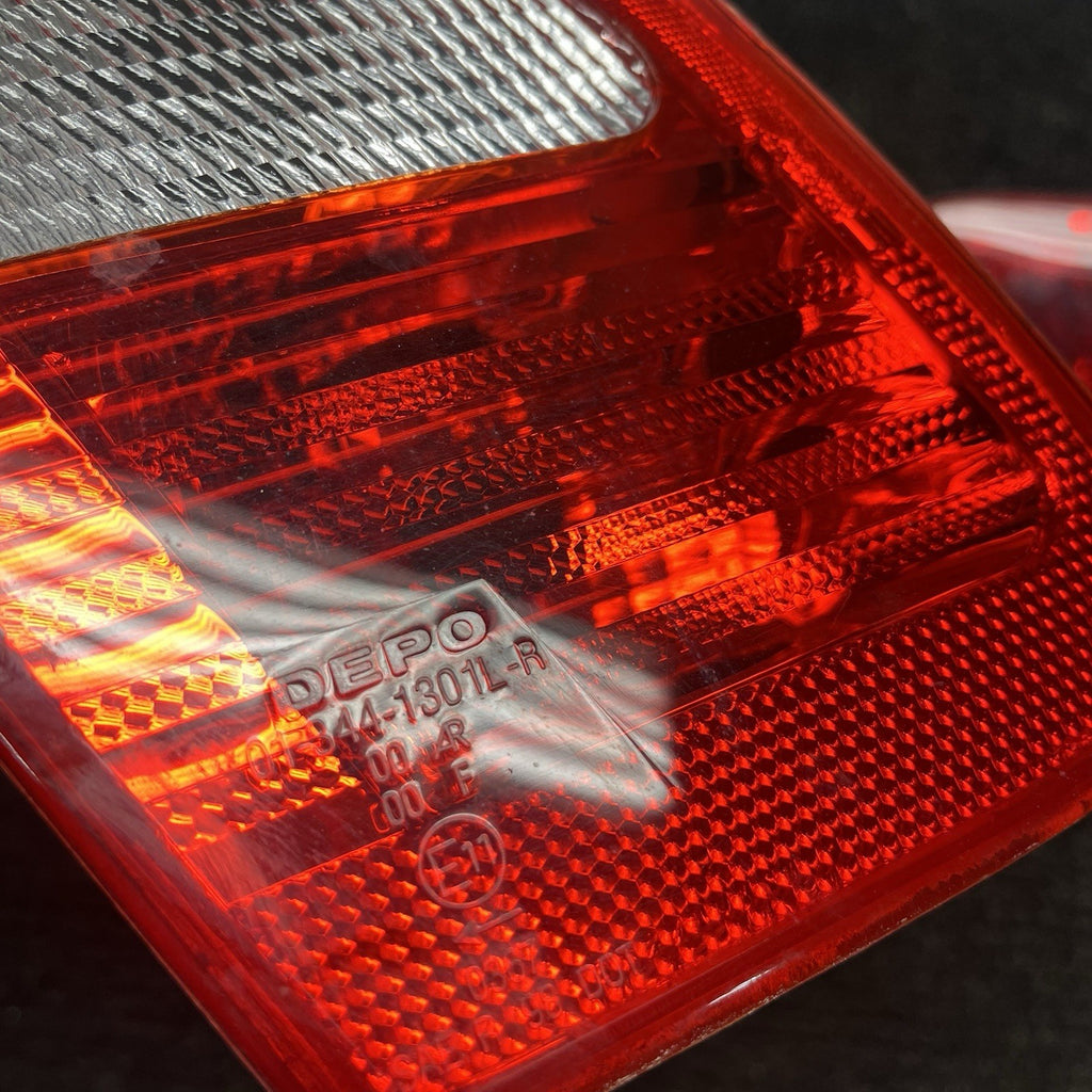 ☑️ DEPO Red/Clear SEDAN Inner Tail Lights PAIR 1999-2005 BMW 3-Series E46