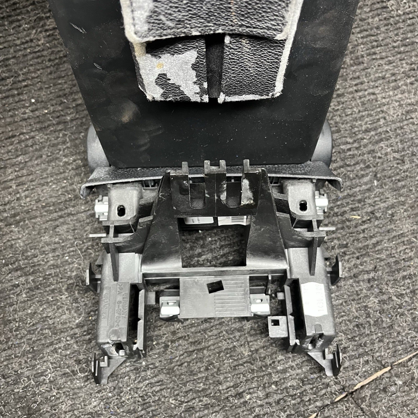 ☑️ 08-13 OEM BMW E88 E82 Center Console Armrest Tray Black Leather