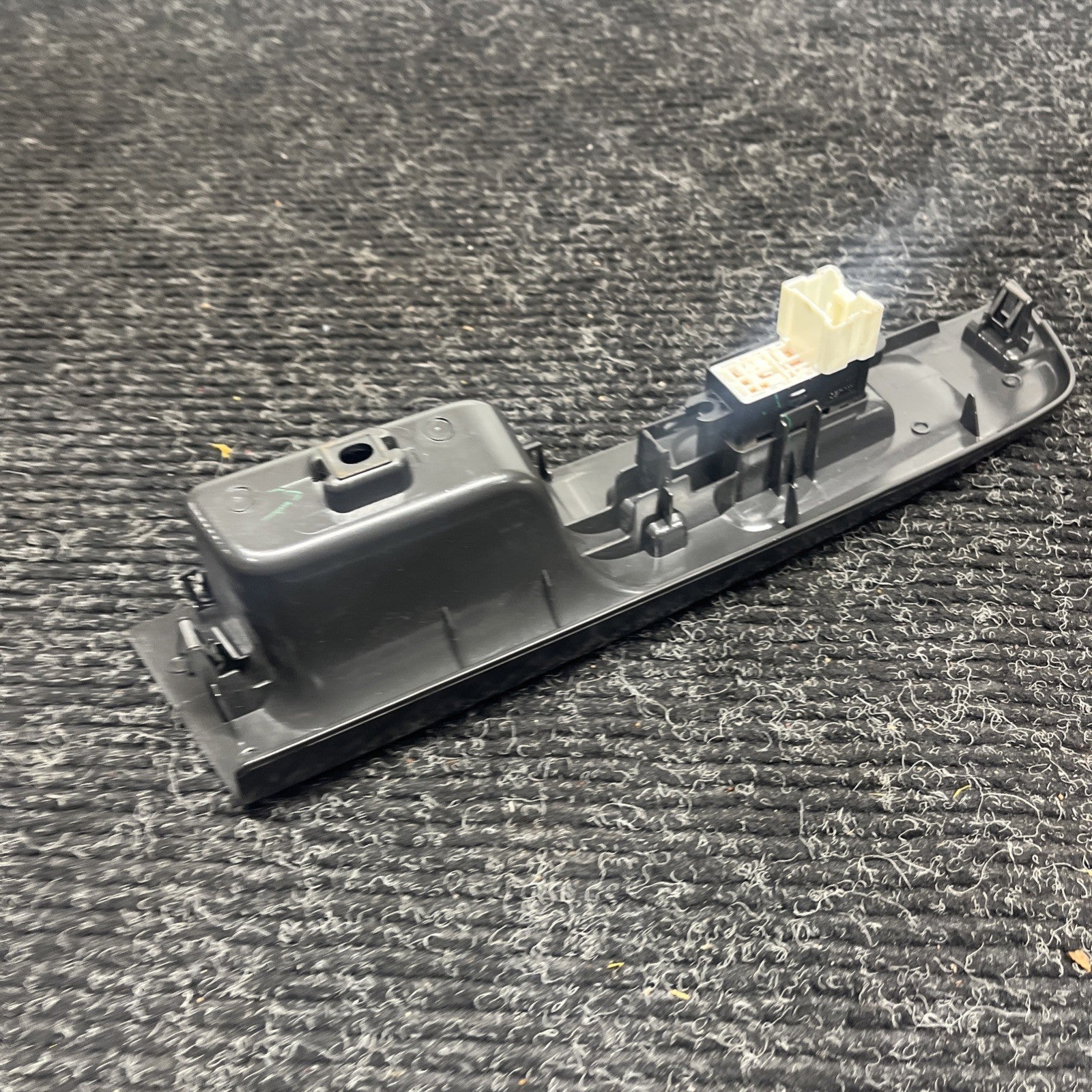 ☑️ 2011-2014 SUBARU WRX STI REAR RH Passenger WINDOW SWITCH TRIM. P/N 94266FG500