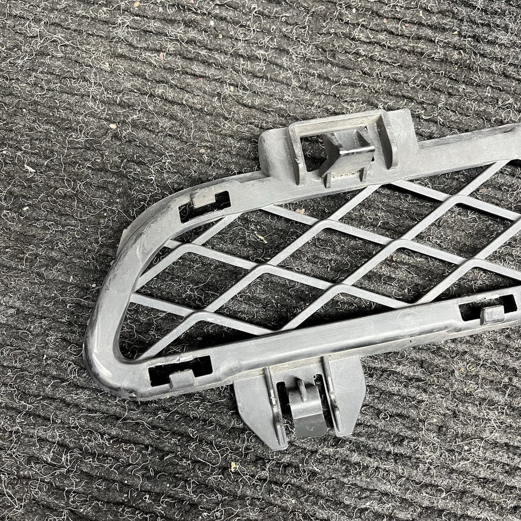 ☑️ 2011-2014 BMW X3 F25 Front Upper Center Bumper Grille OEM 7210466