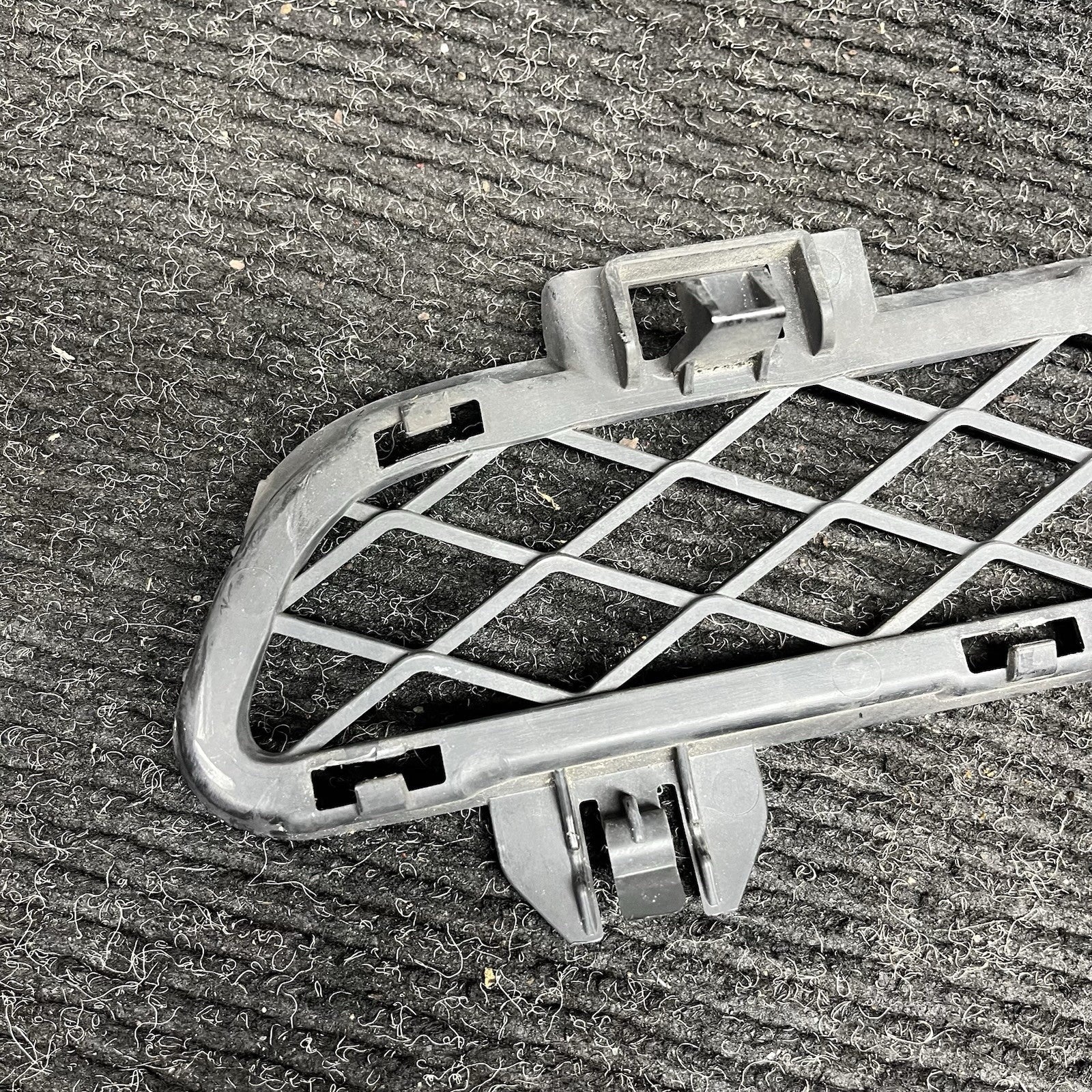 ☑️ 2011-2014 BMW X3 F25 Front Upper Center Bumper Grille OEM 7210466
