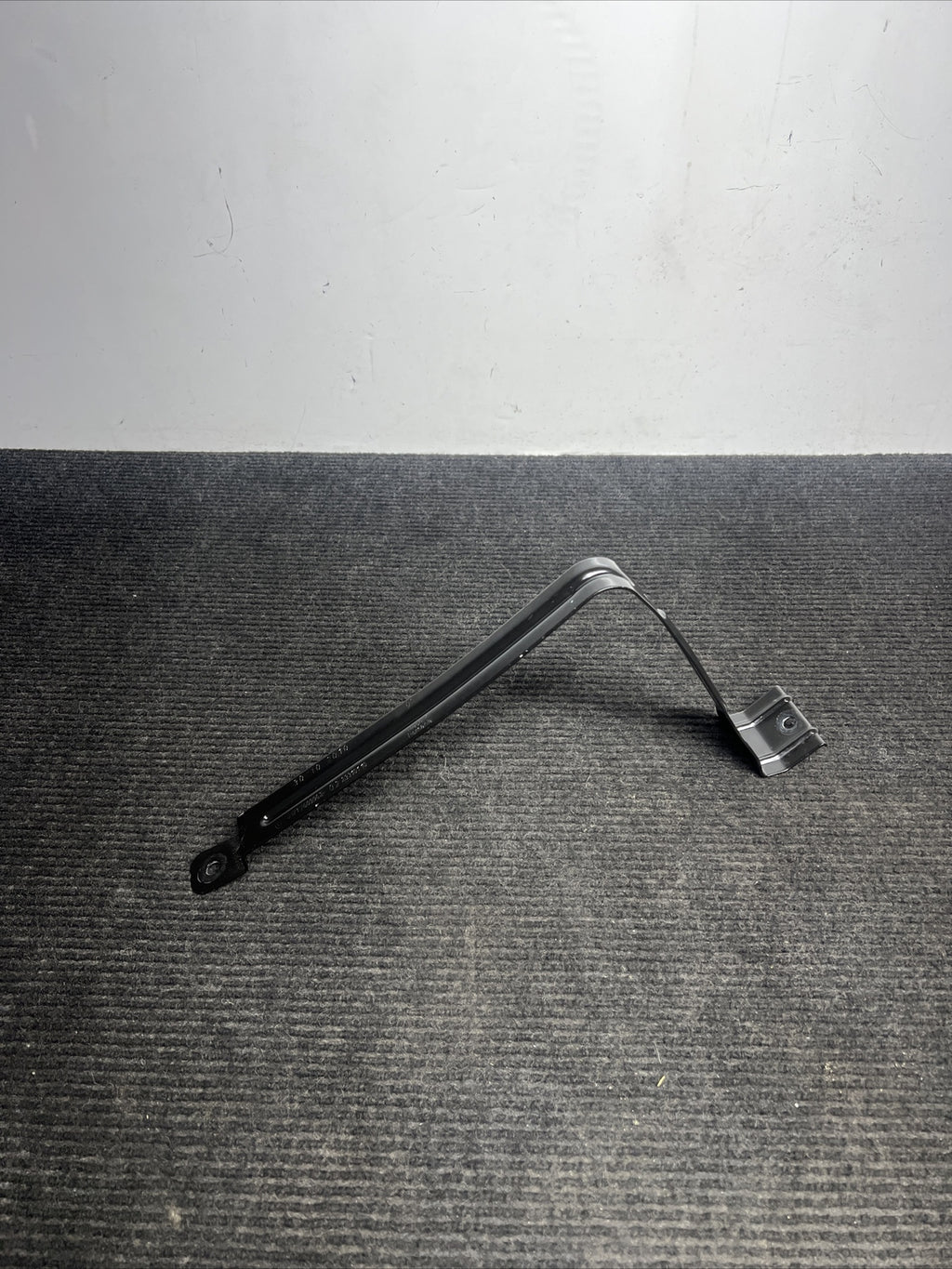 ☑️ 2011-2016 BMW 535I F10 BATTERY HOLD DOWN STRAP SUPPORTHOLDER BRACKET OEM