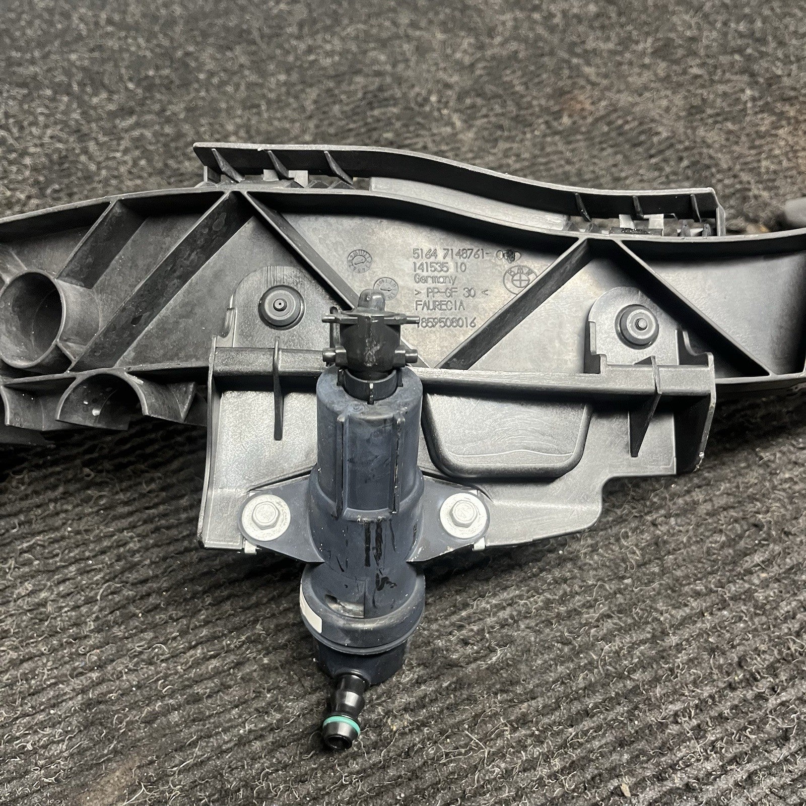 ☑️ 08-13 BMW E82 E88 128 135 Left Driver Headlight Arm Bracket Support Mount
