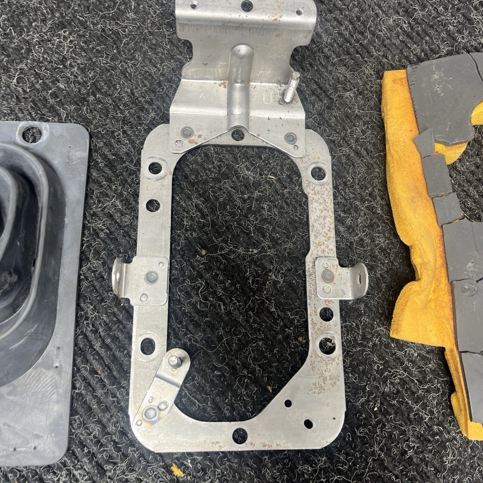 ☑️ 08-14 SUBARU IMPREZA WRX & STI SHIFTER TRIM MOUNT BEZEL PLATE BRACKET W/FOAM
