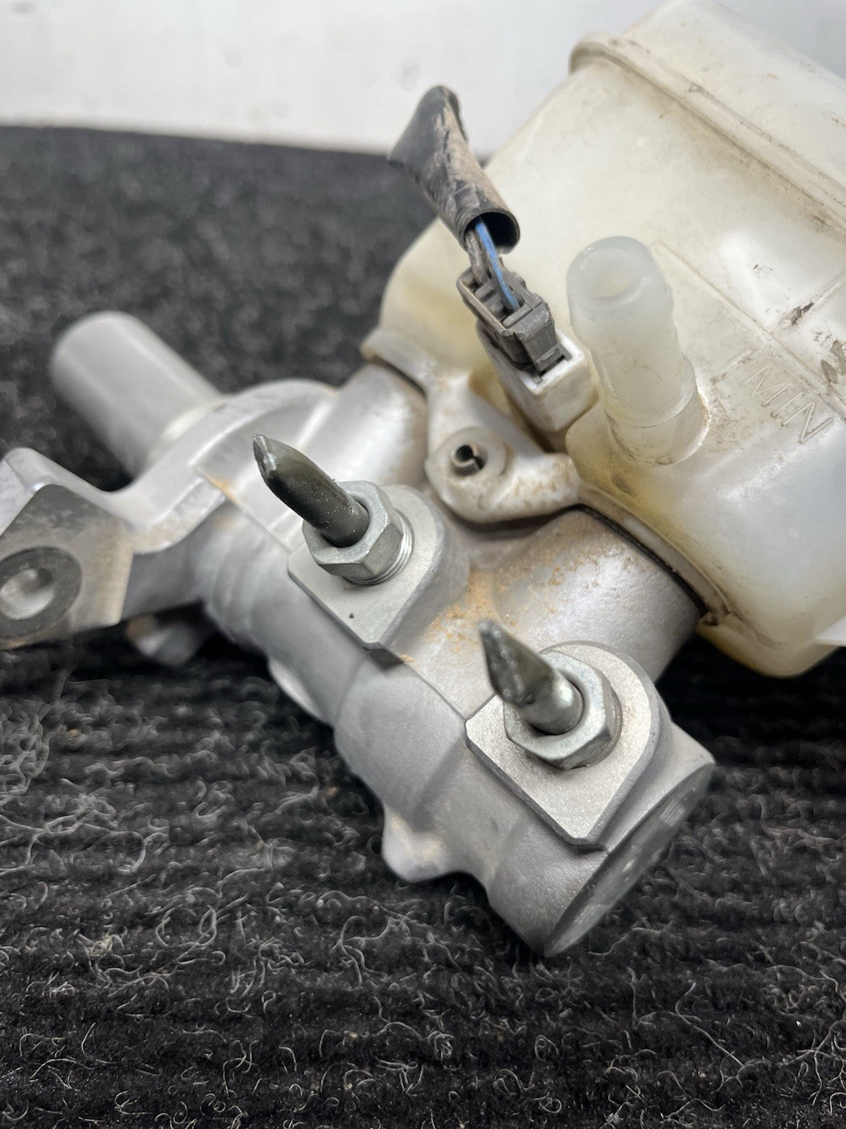 ☑️ 2015-2019 Subaru WRX STI Brake Master Cylinder Reservoir OEM 15-19