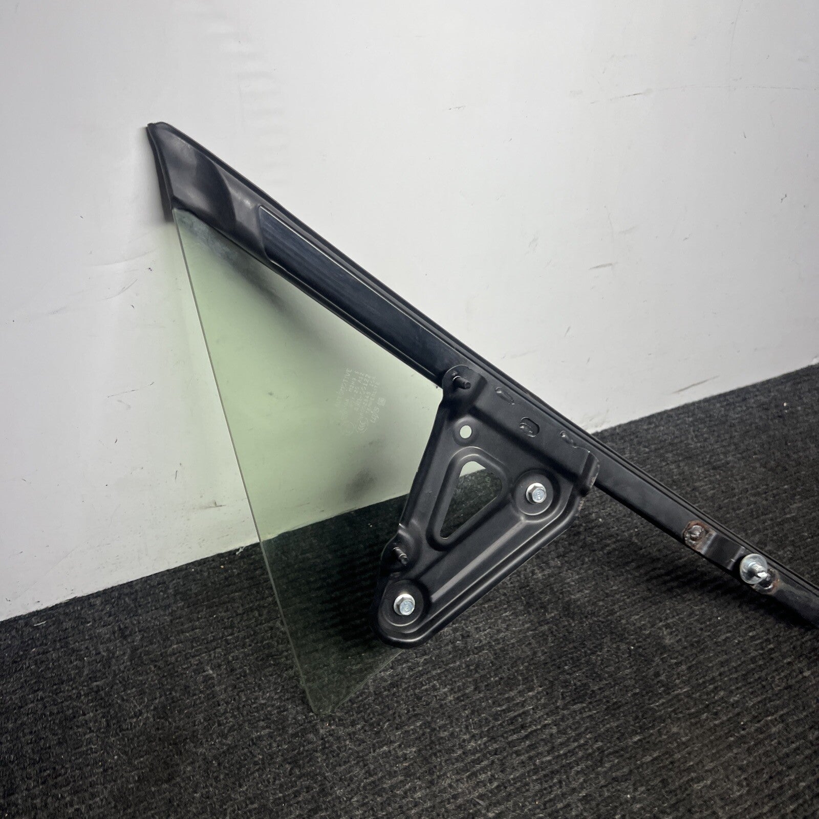 ☑️ 2013-2019 FRS 86 BRZ FRONT RIGHT PASS SIDE DOOR WINDOW CORNER GLASS OEM