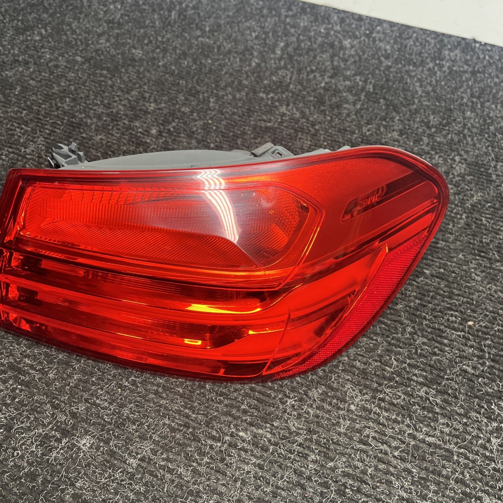 ☑️14-17 OEM BMW F32 F82 F83 M4 430i Rear Right Passenger Side Outer Tail Light