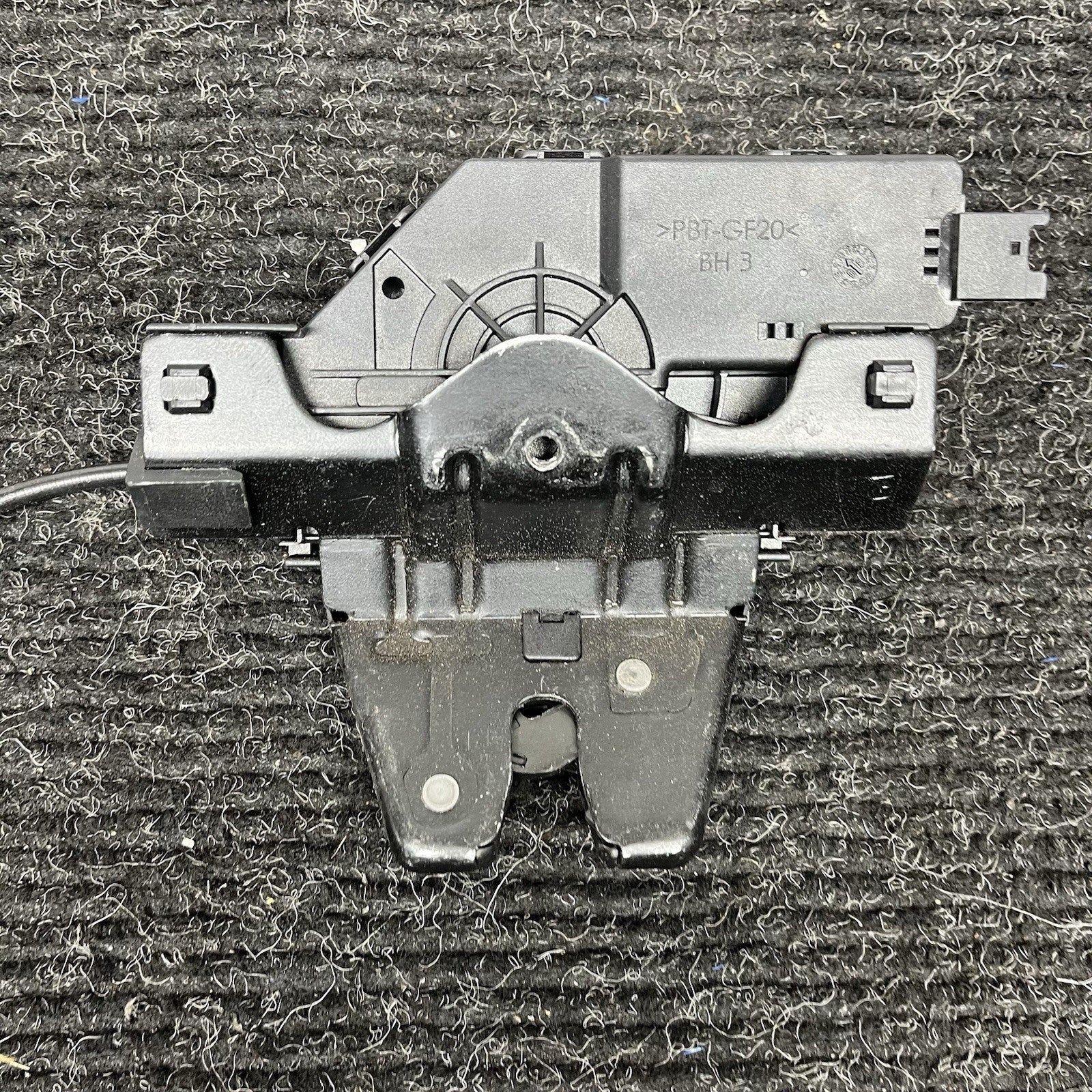 ☑️ BMW E46 M3 330i 325i 323i REAR TRUNK RELEASE LOCK LATCH MECHANISM OEM