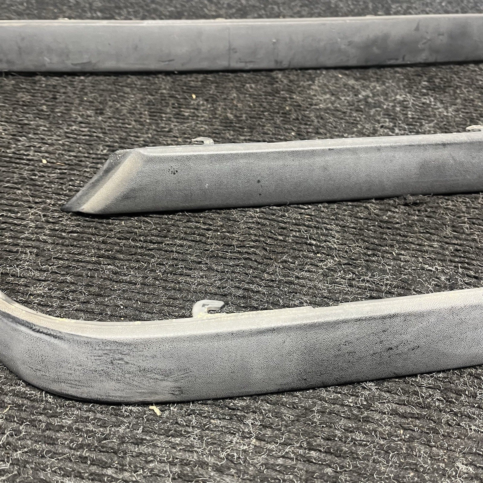☑️ 94-99 BMW E36 328i SEDAN SET OF 3 REAR BUMPER TRIM STRIP MOLDING OEM