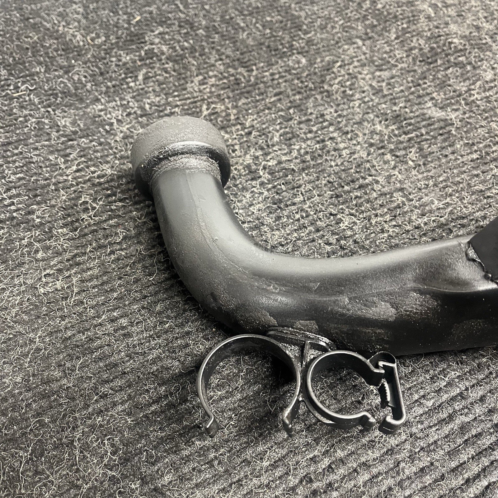 ☑️ BMW E90 335xi Air Intake Pipe Duct Induction Tube Front Engine N54 OEM