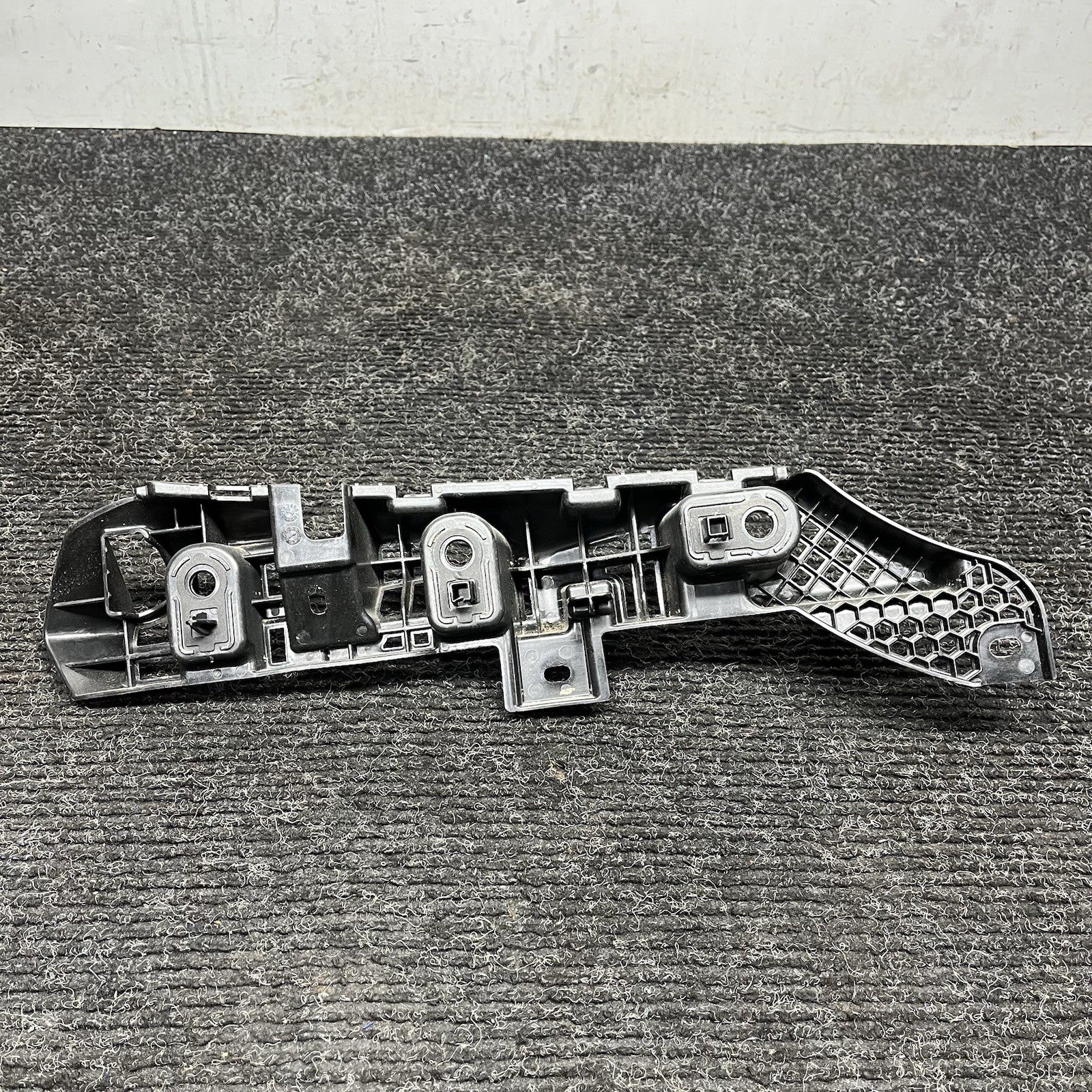 ☑️ 2022-2025 TOYOTA GR86 BRZ REAR BUMPER RIGHT SIDE UPPER MOUNT BRACKET OEM
