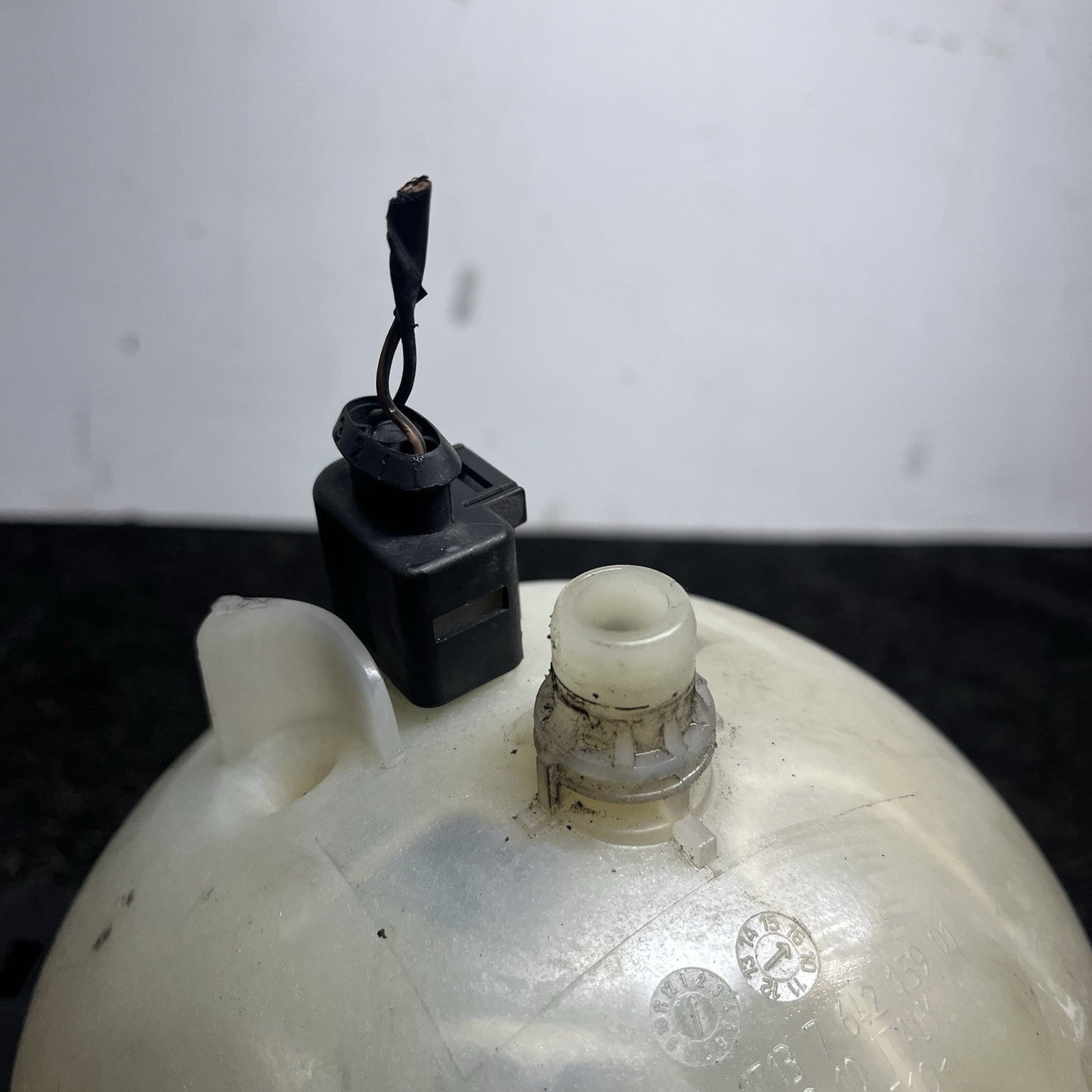 ☑️ 2012-2016 BMW 328xi F30 OEM 2.0 N20 Engine Coolant Reservoir Oveflow 7642159