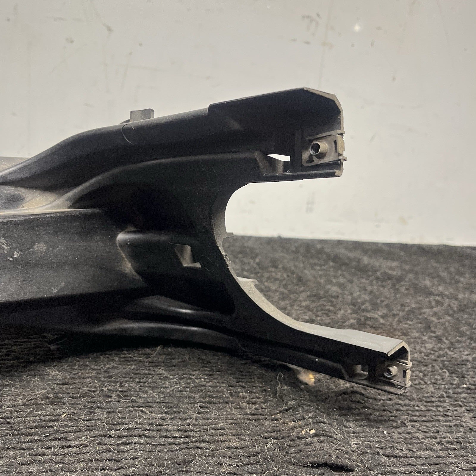 ☑️ 07-13 BMW E70 E71 X5 X6 Front Right Side Headlight Mount Bracket w Sensor OEM