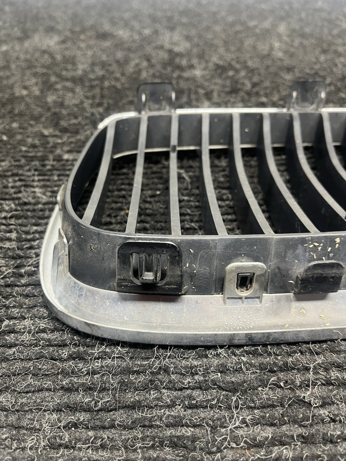 ☑️ 06-10 BMW 328 335 E92 FRONT RIGHT PASSENGER BUMPER KIDNEY GRILLE CHROME OEM