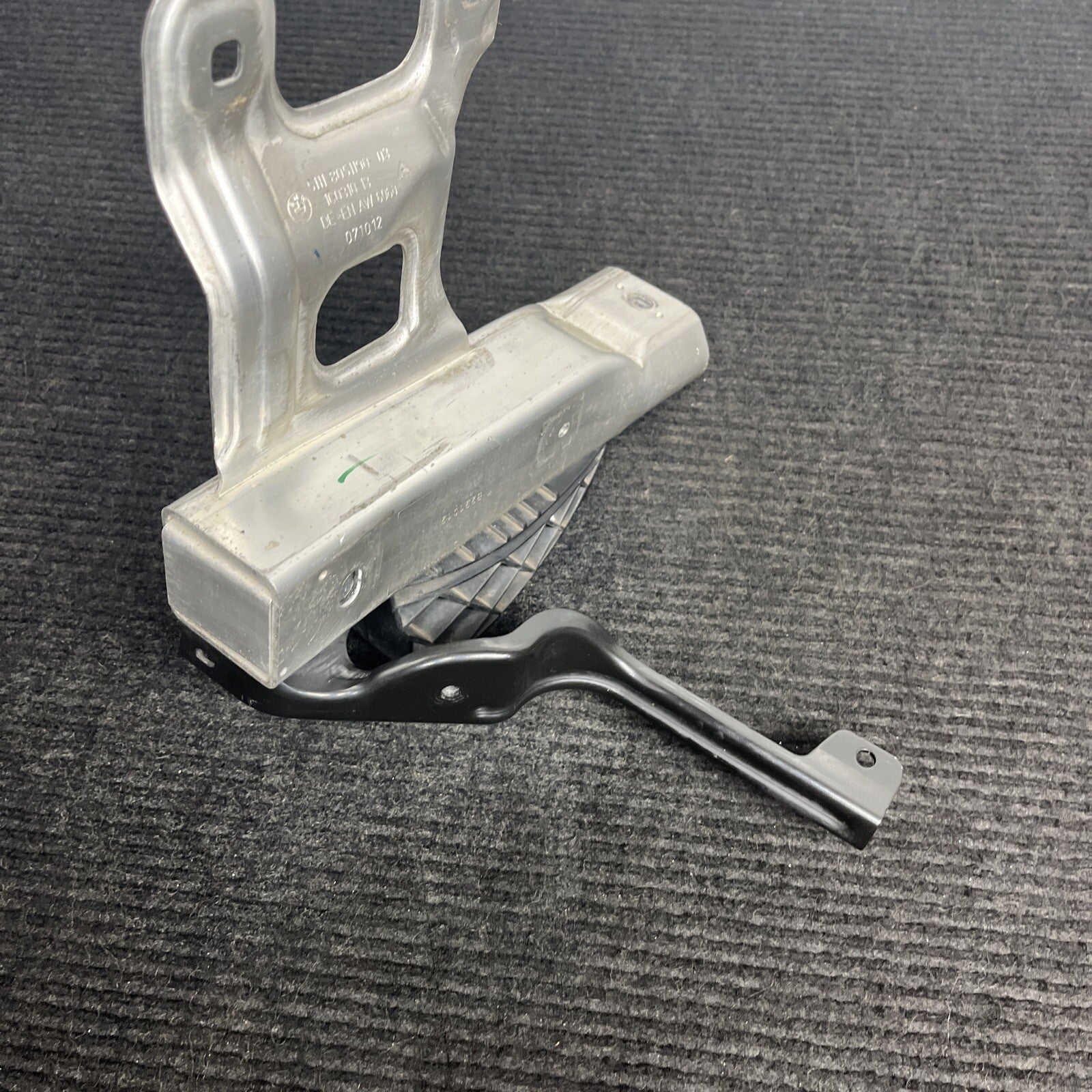 ☑️ OEM BMW F22 F30 F32 F36 Front Right Lower Deformation Bracket Assembly