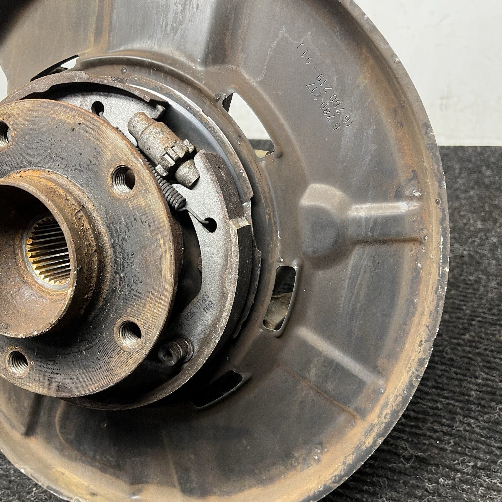 ☑️ 07-13 BMW E82 E88 E90 E92 E93 Rear Driver Hub Spindle Bearing Knuckle OEM