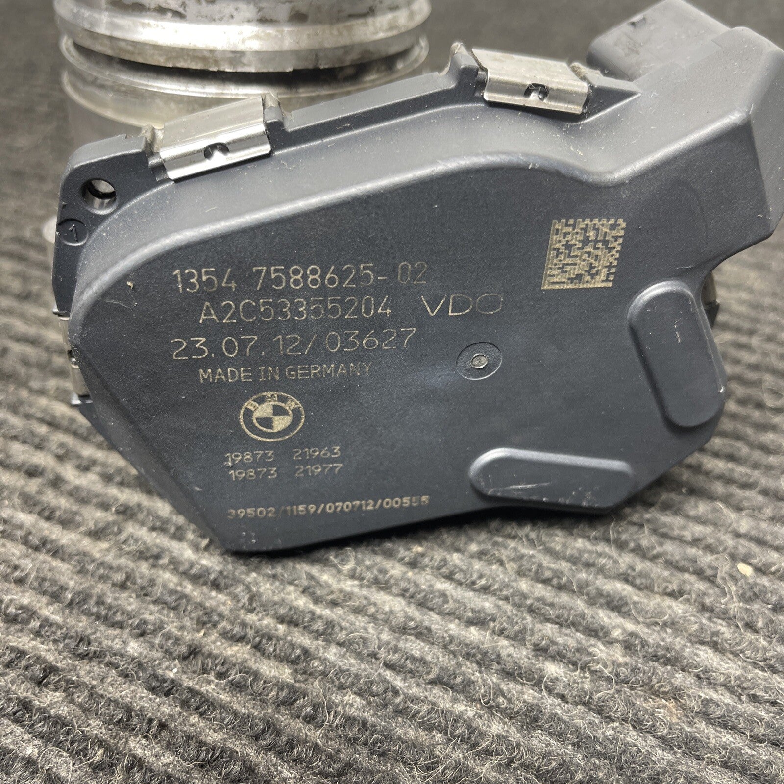 2013 - 2015 BMW 328i 528i X3 X5 Z4 Engine Throttle Body 2.0L 13547588625 OEM