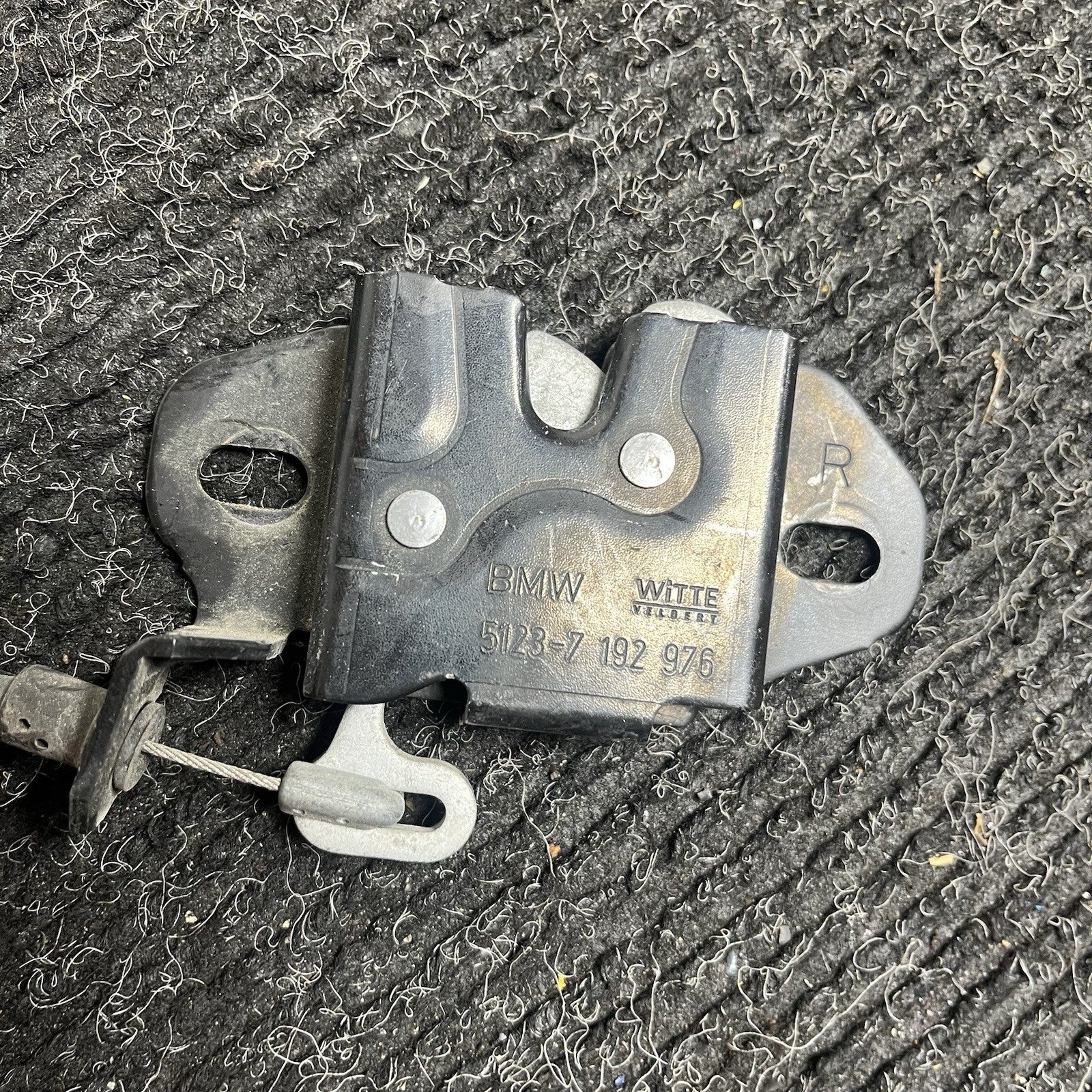 ☑️ BMW Z4 COUPE E86 FRONT HOOD LATCH SET 51237192976 OEM