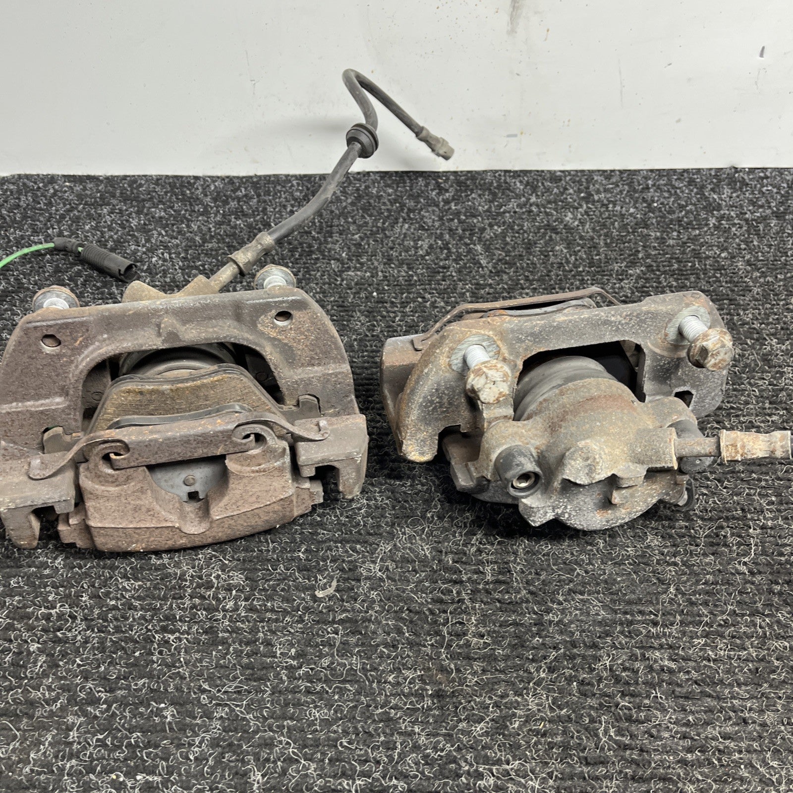 ☑️ 01-06 BMW E46 330i 330Ci RWD FRONT LEFT & RIGHT BRAKE CALIPER SET OEM