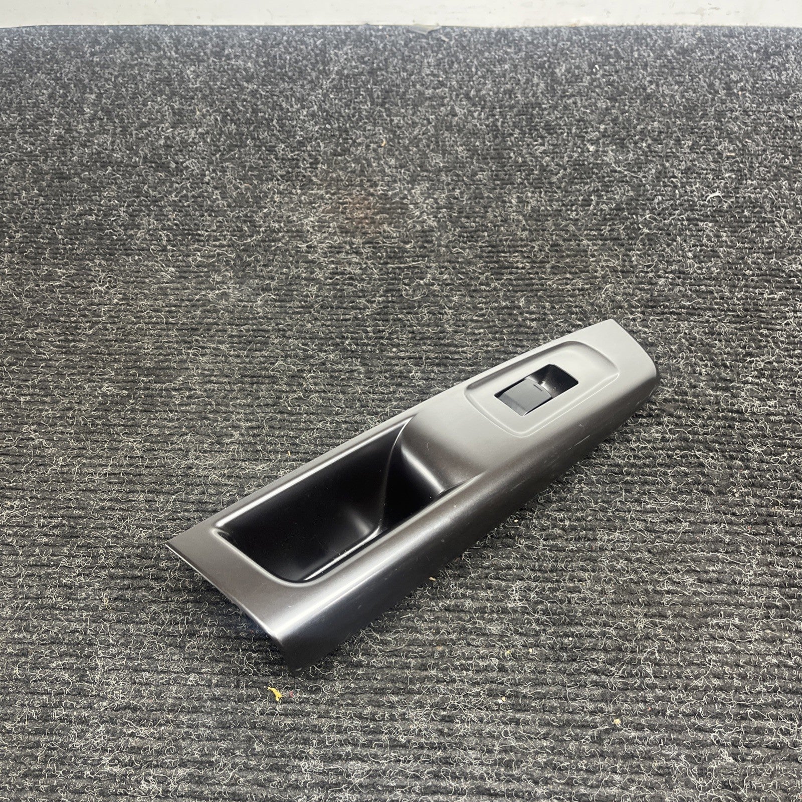 ☑️ 2011-2014 SUBARU WRX STI REAR LH DRIVER WINDOW SWITCH TRIM. P/N 94266FG510