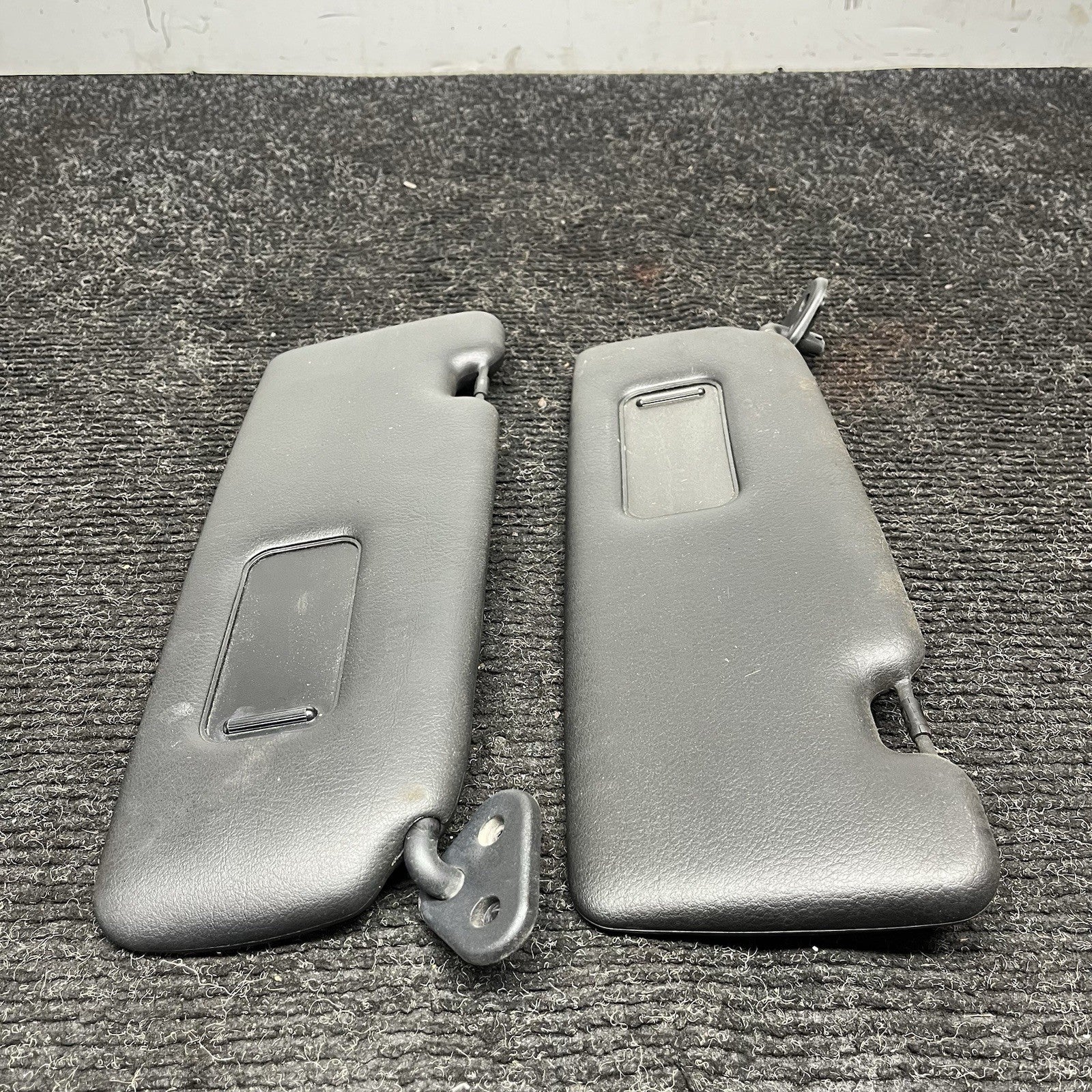 ☑️ 2003 BMW E46 330ci CONVERTIBLE LEFT & RIGHT SUN VISORS SET PAIR BLACK OEM