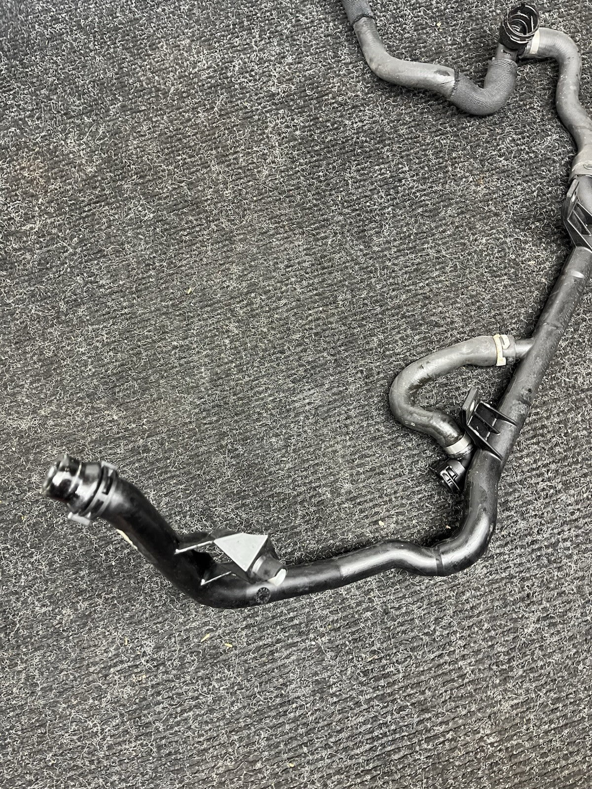 ☑️ OEM BMW E90 E92 E93 N54 RWD AT Thermostat Hose  Coolant Return Pipe Line