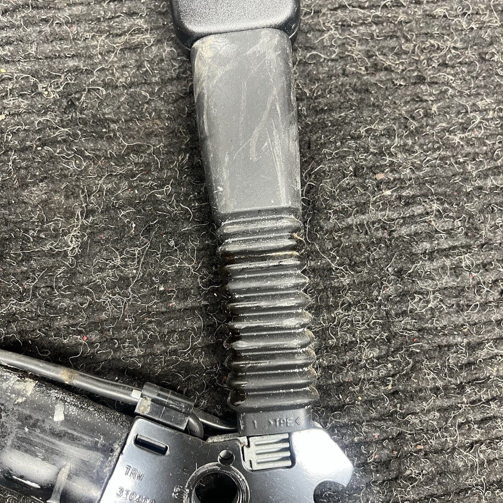☑️ OEM BMW 7213564 Right Side Seatbelt Buckle Receiver E90 E91 E92 E93 E84 E89