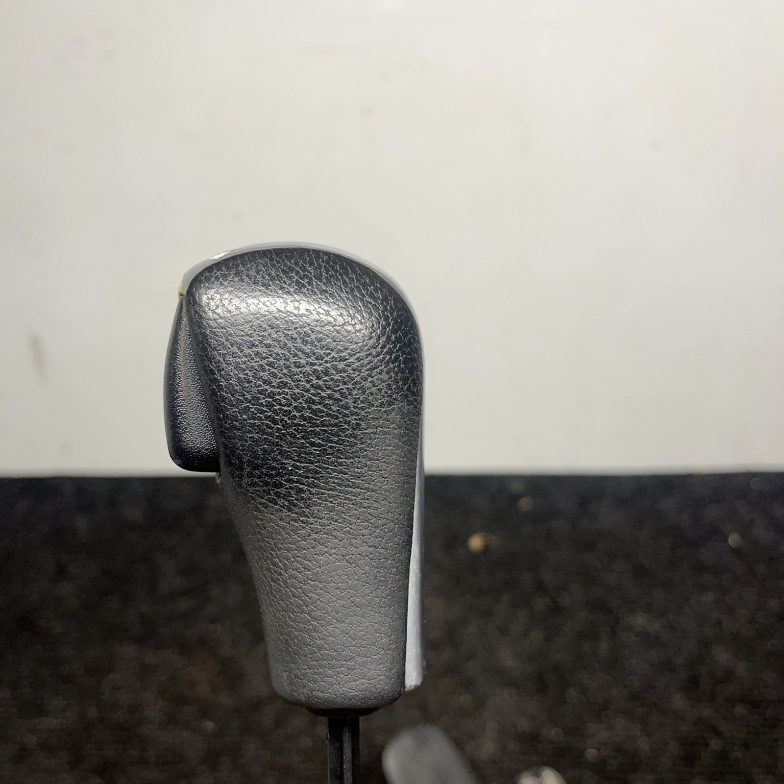 ☑️ 06-13 BMW E92 E90 GEAR SHIFTER TRIM BEZEL AUTO W/CLEAN SHIFT KNOB OEM