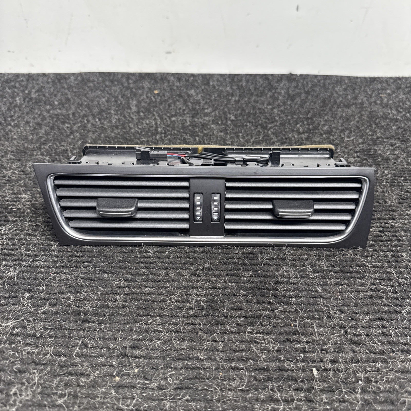 ☑️ 08-16 AUDI 8T A5 S5 RS5 A4 S4 CENTER DASHBOARD DASH AIR VENT TRIM OEM