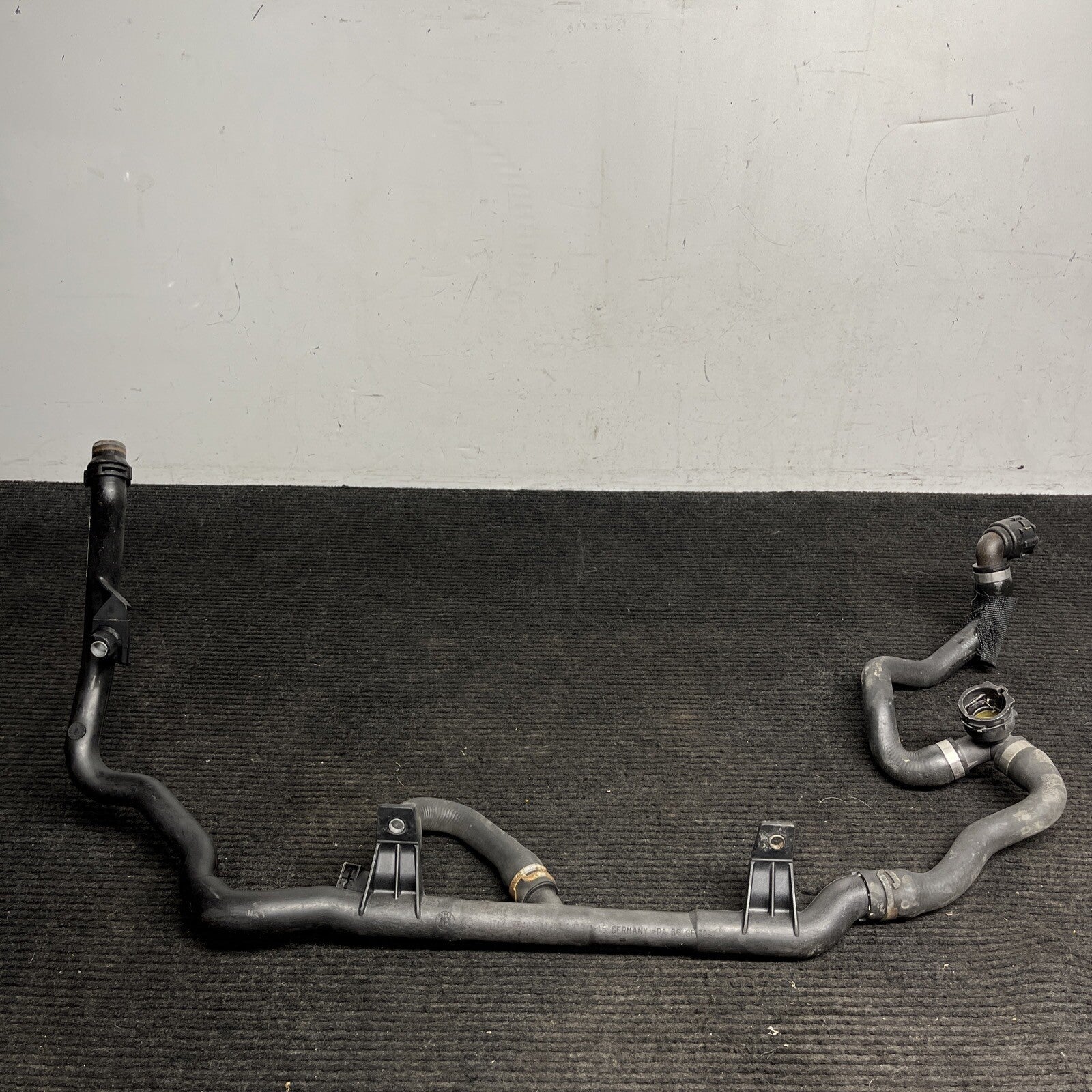 ☑️ 09-16 OEM BMW E89 Z4 35i DCT Radiator N54 Engine Coolant Pipe Hose Lower