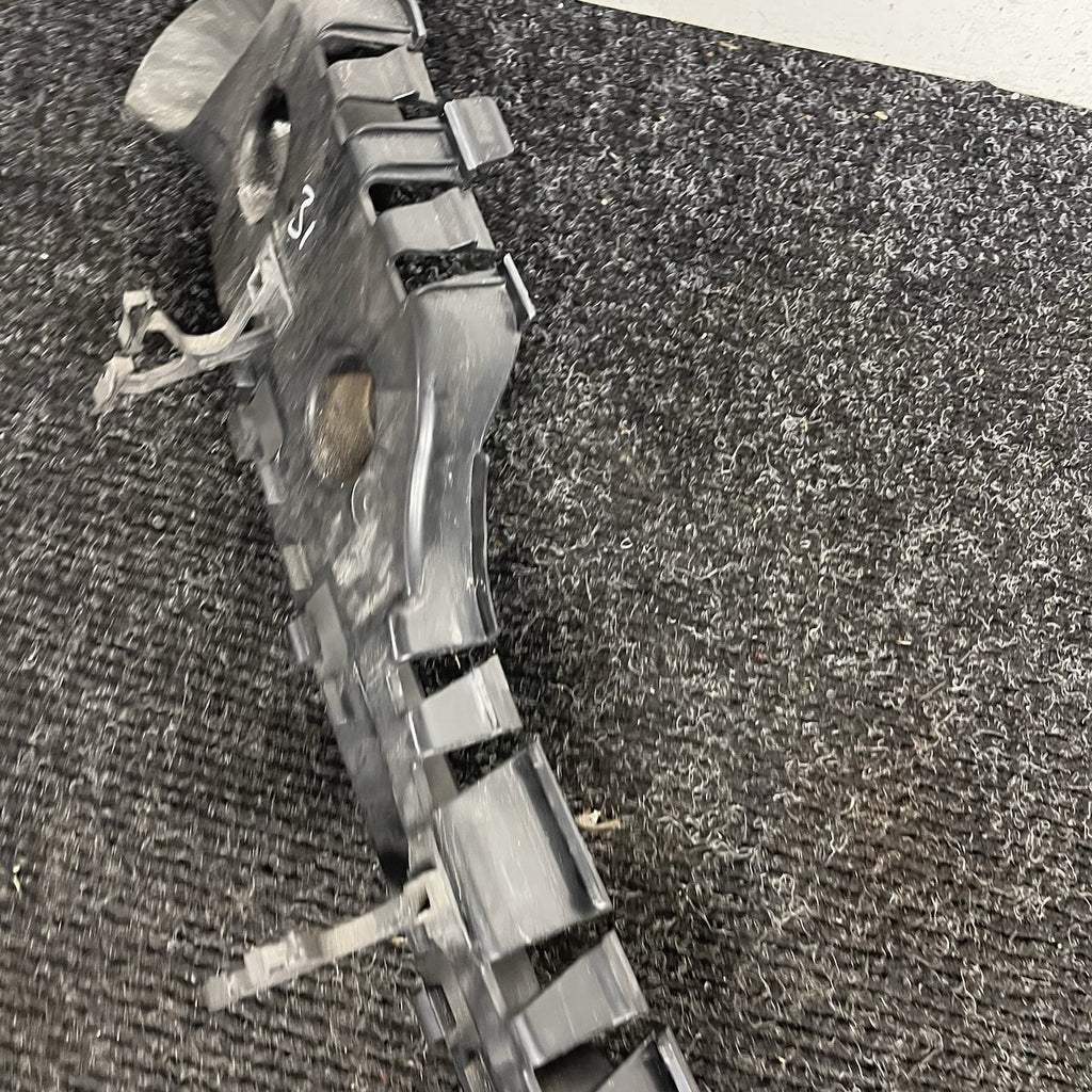 ☑️ Rear Bumper Center Guide Bracket OEM BMW E82 E88 135 128i 2008-2013