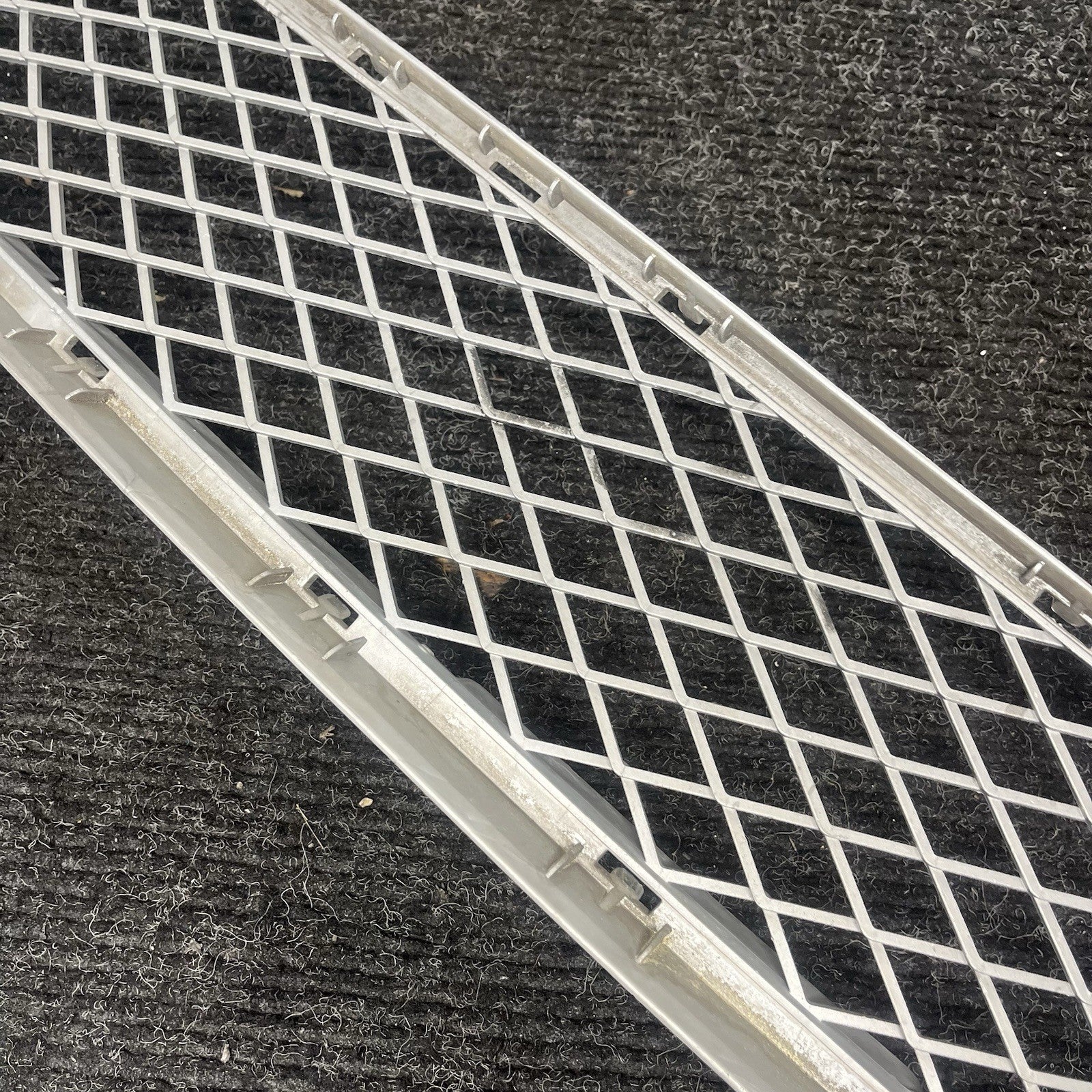 ☑️ 2009-2013 BMW X5 - Front Lower Center Bumper Grille 7222854 TITAN OEM