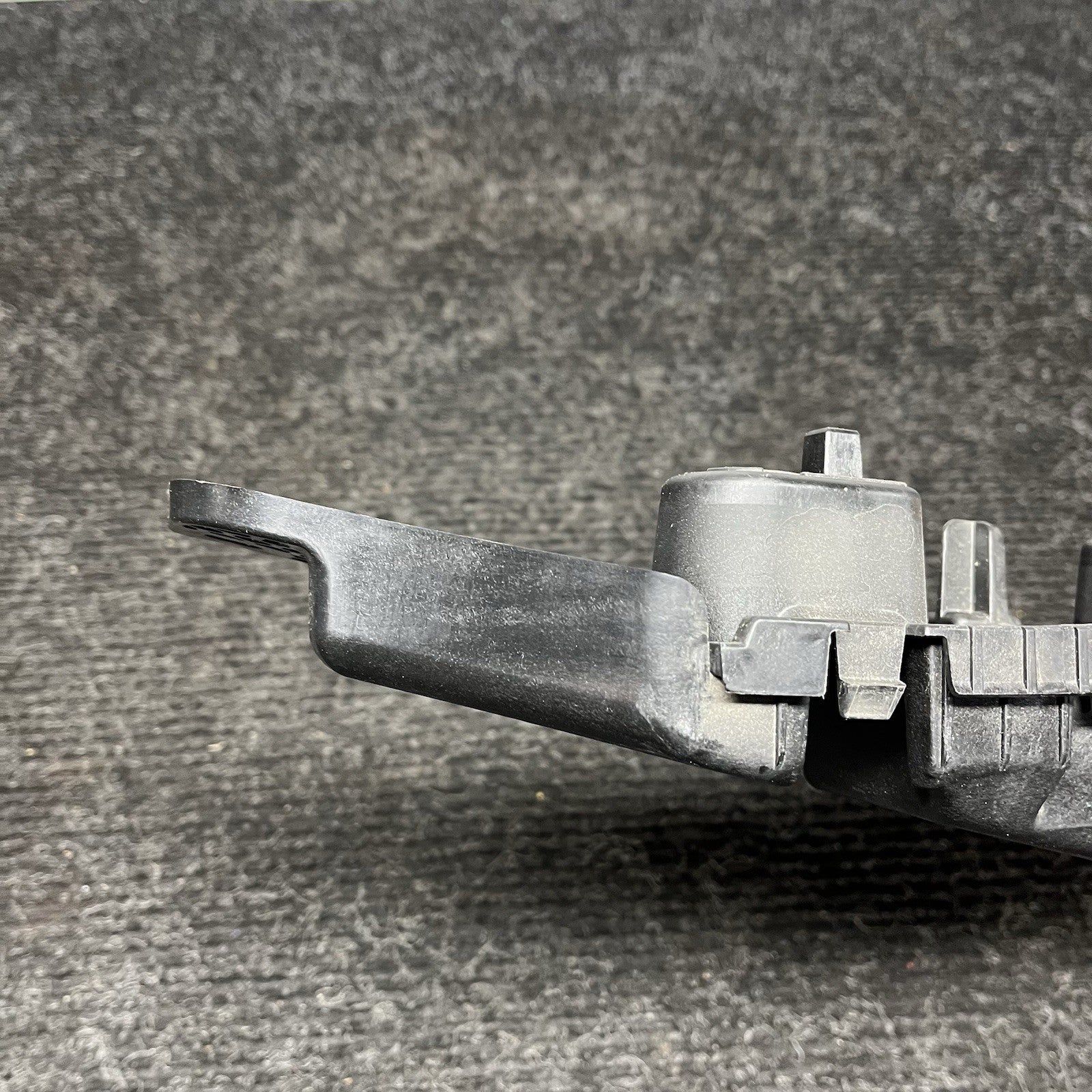 ☑️ 2022-2025 TOYOTA GR86 BRZ REAR BUMPER RIGHT SIDE UPPER MOUNT BRACKET OEM
