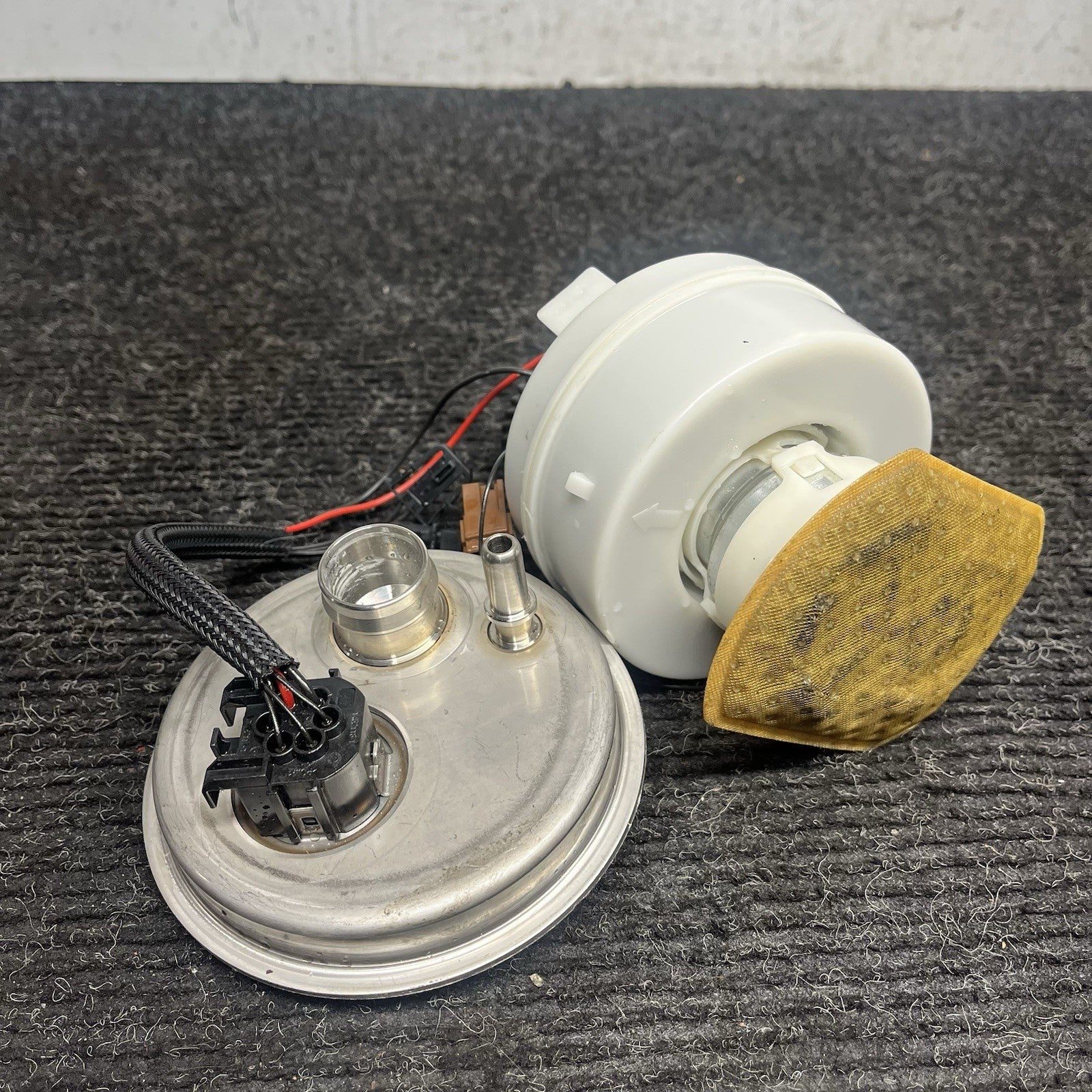 ☑️ 2007-2013 BMW 328i N51 E90 GENUINE OEM FUEL PUMP N51B30A 16147194207 7194207