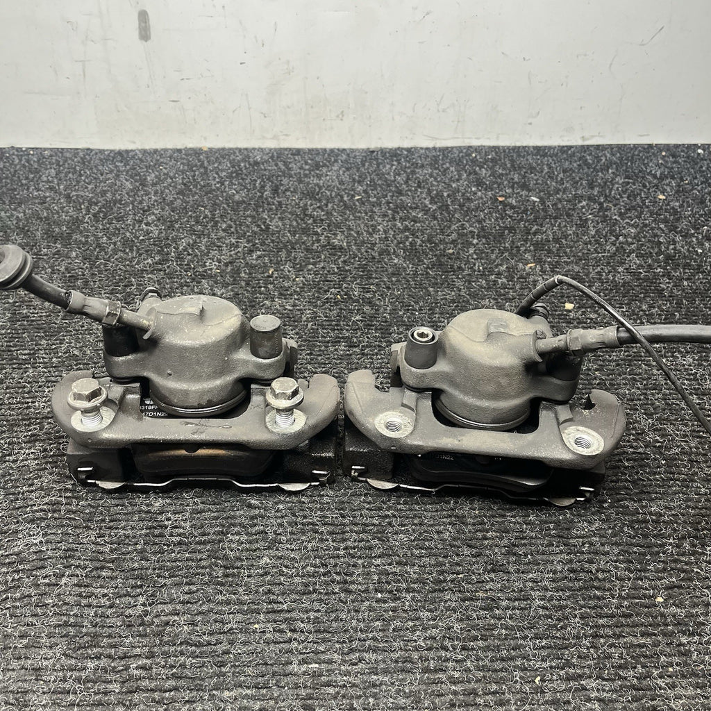 ☑️ 03-05 BMW E85 Z4 RWD SET OF 2 FRONT LEFT & RIGHT BRAKE CALIPER OEM *NOTE*