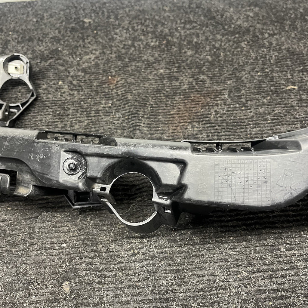 ☑️ 07-10 OEM BMW E92 E93 328 335 Right Passenger Headlight Bracket Carrier Mount