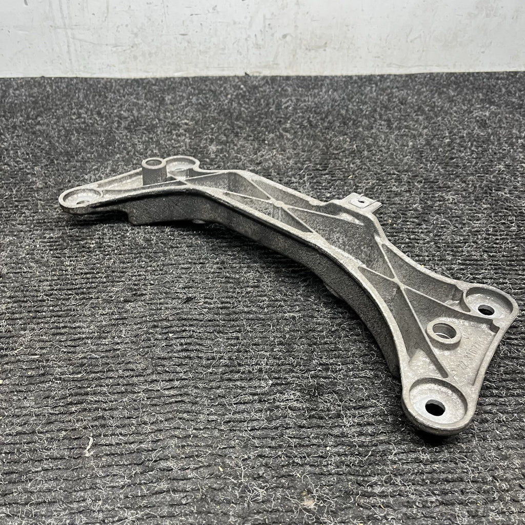 ☑️ BMW E88 E82 E90 E92 135i 335i M/T Transmission Gearbox Support Bracket OEM