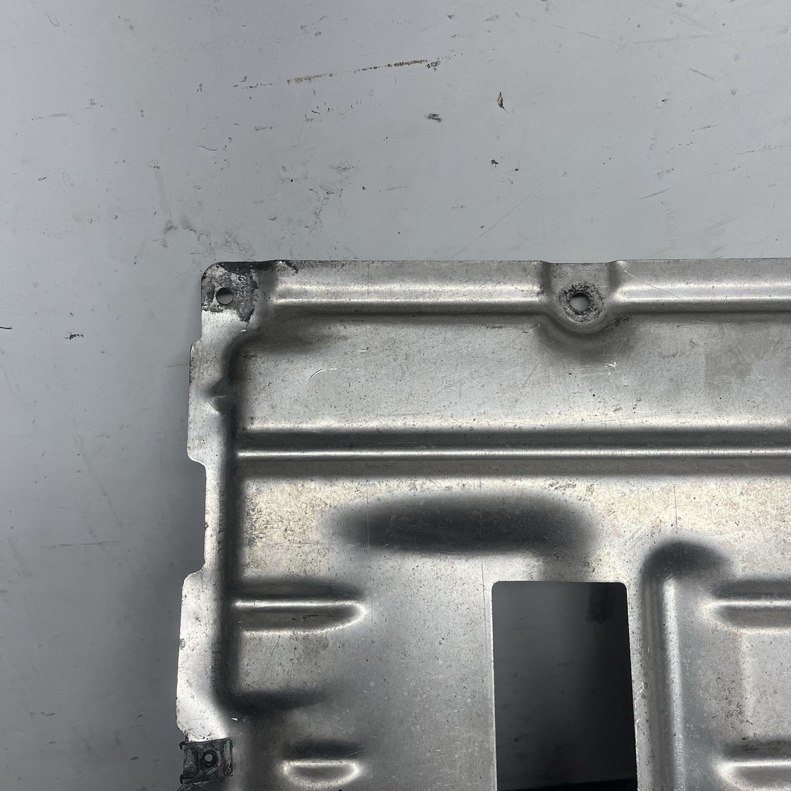 ☑️ 2007-2013 BMW X5 - Center Underbody Shield Panel / Liner 7158386
