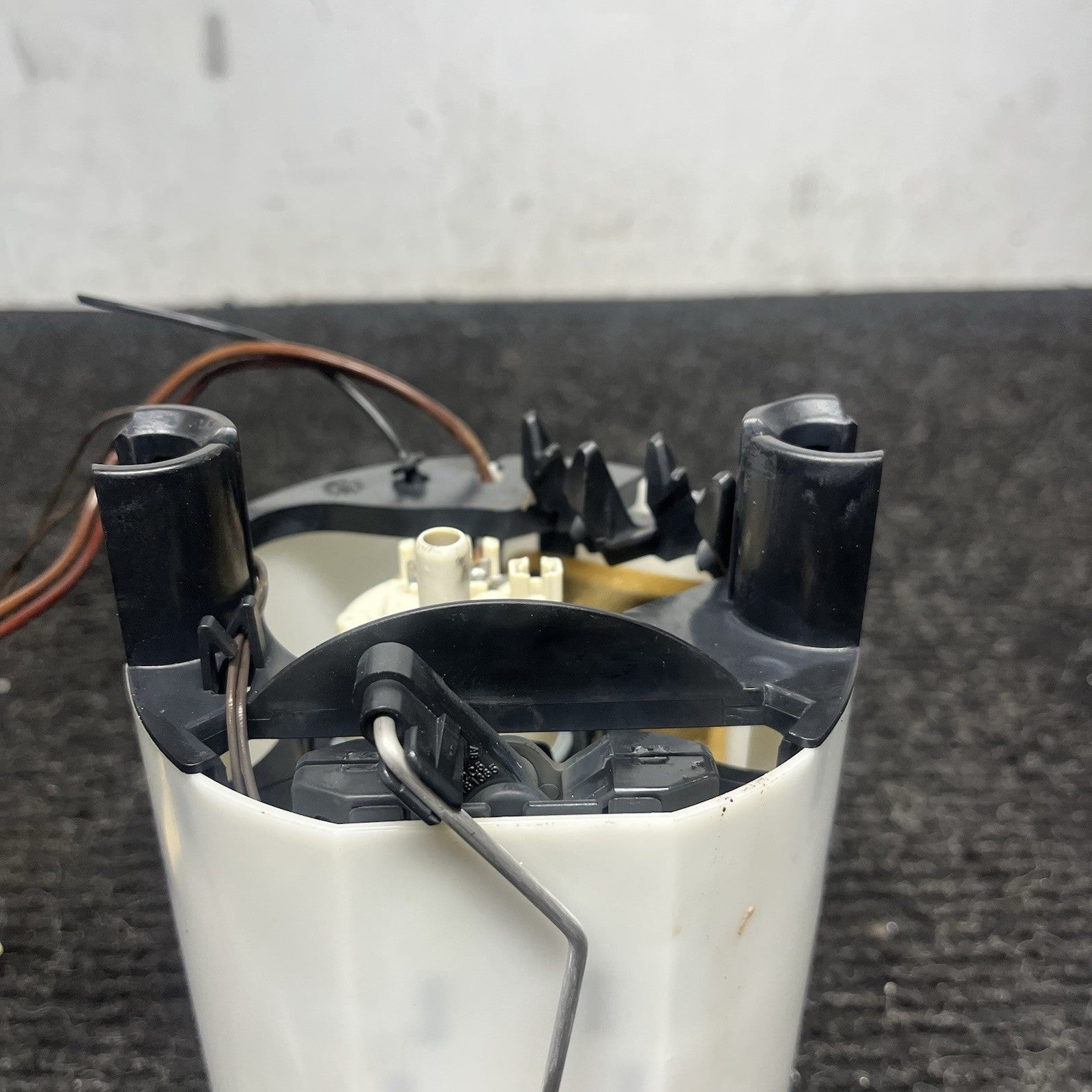 ☑️ 06-13 BMW E82 E88 E90 E91 E92 E93 128I 135I 328I 335I Fuel Pump Sending OEM
