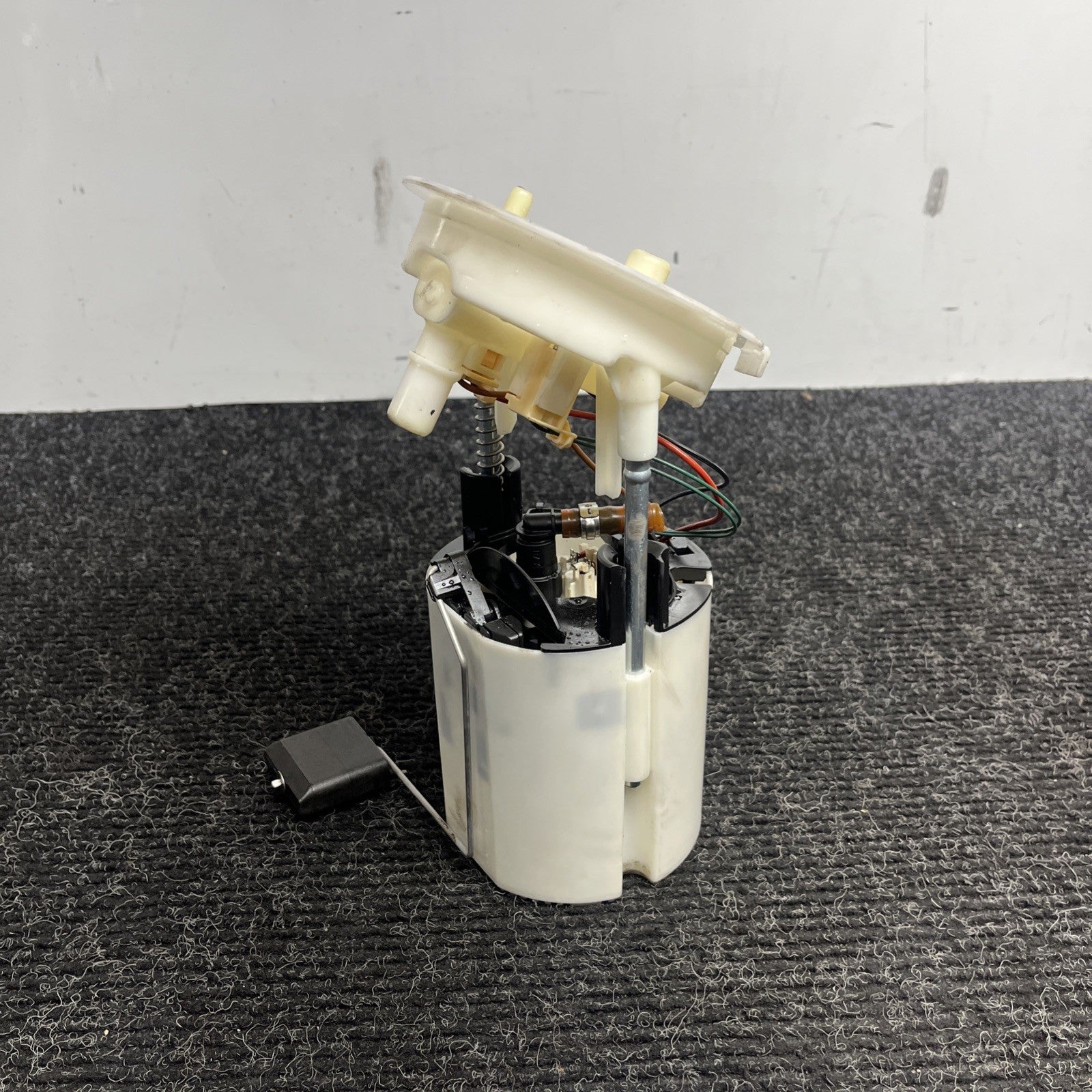 ☑️ 06-13 BMW E82 E88 E90 E91 E92 E93 128I 135I 328I 335I Fuel Pump Sending OEM