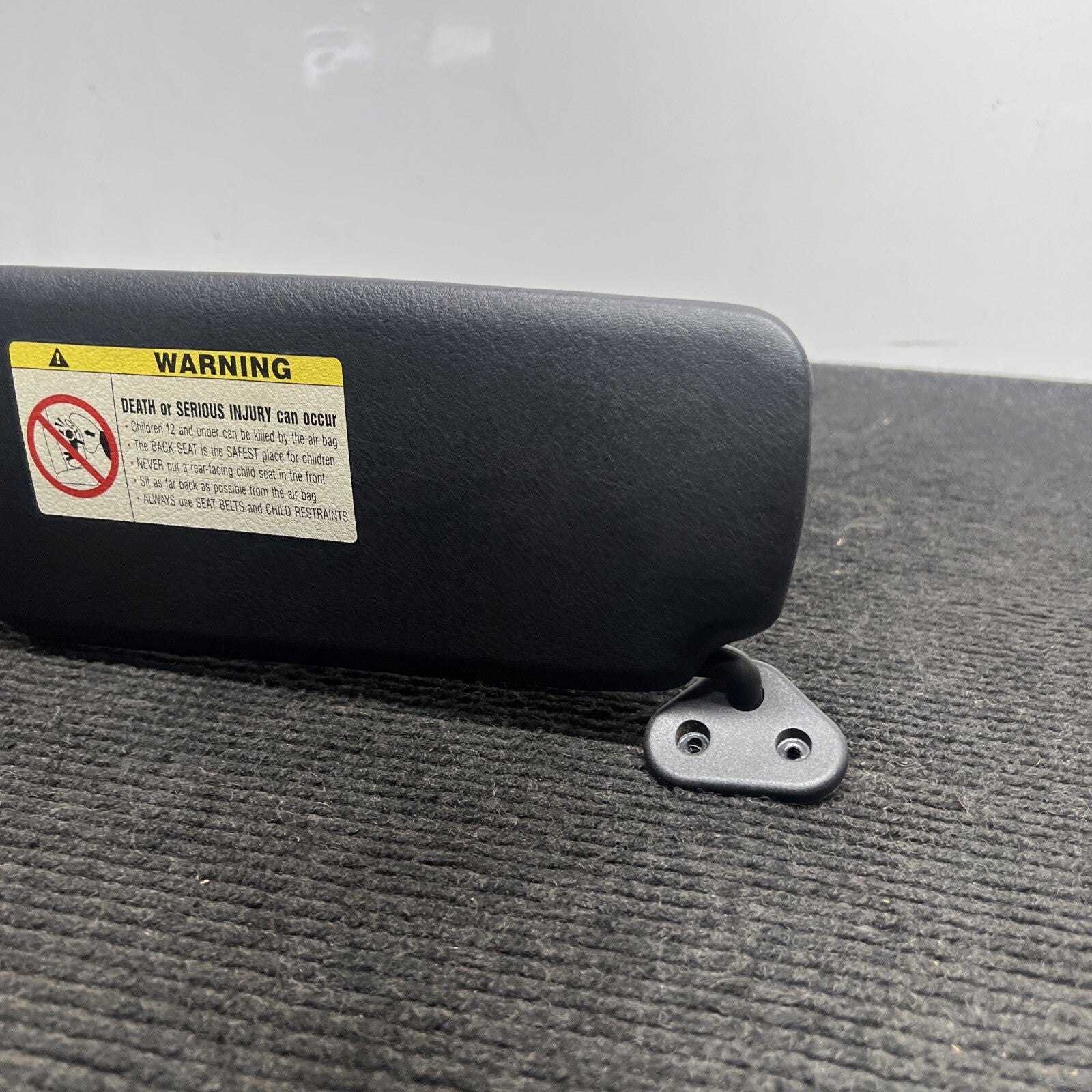 ☑️ 2001-2006 BMW 3 Series E46 Convertible Sun Visor  101-0232400 Passenger