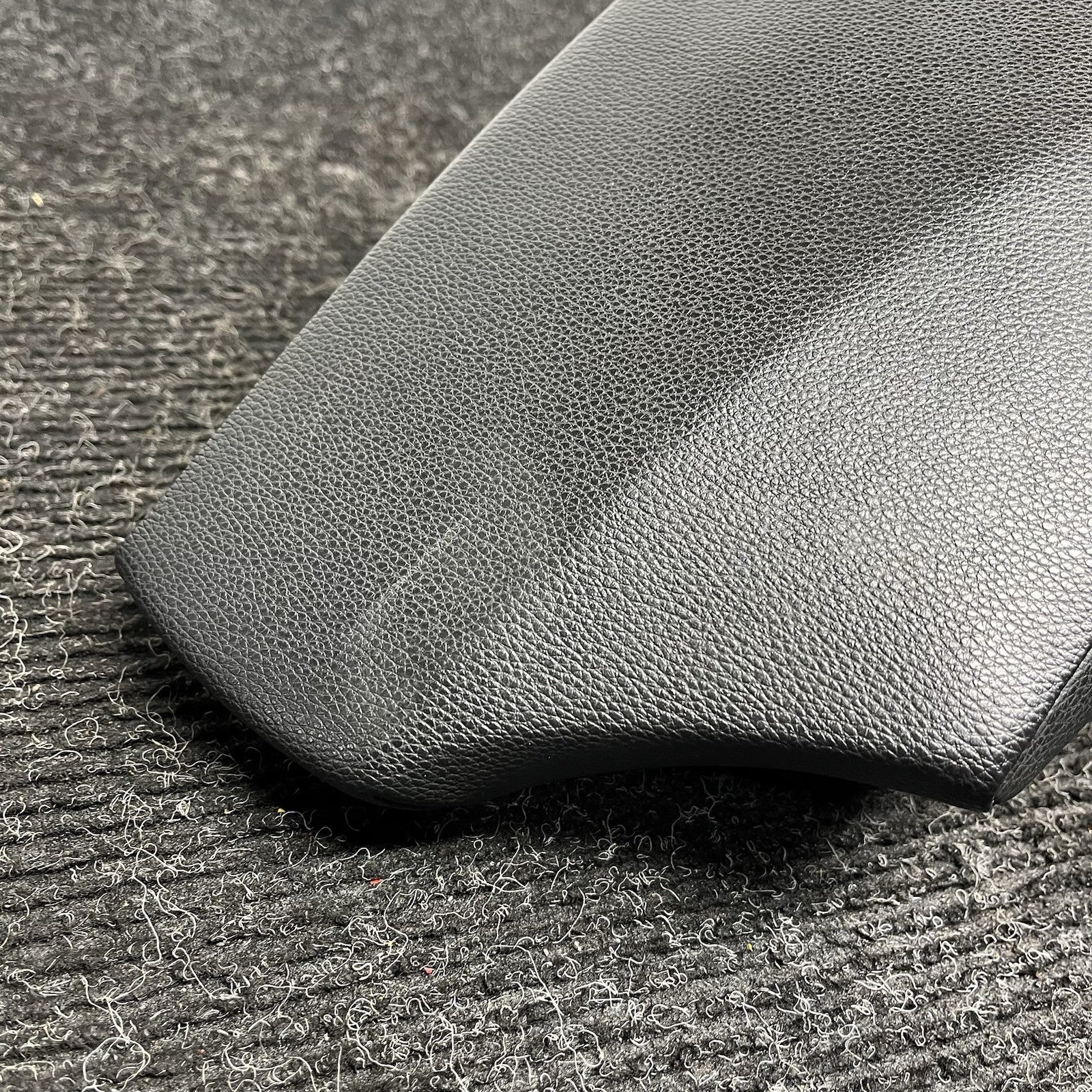 ☑️ 08-13 OEM BMW E88 E82 Center Console Armrest Tray Black Leather