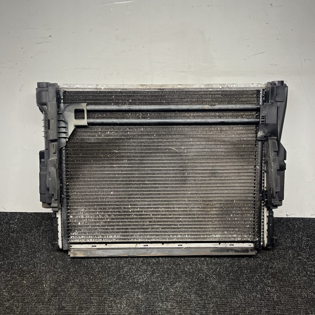☑️ BMW 330i 325i 323i E46 Engine Cooling Radiator 3.0L 6 Cylinder Fits 2001-2006