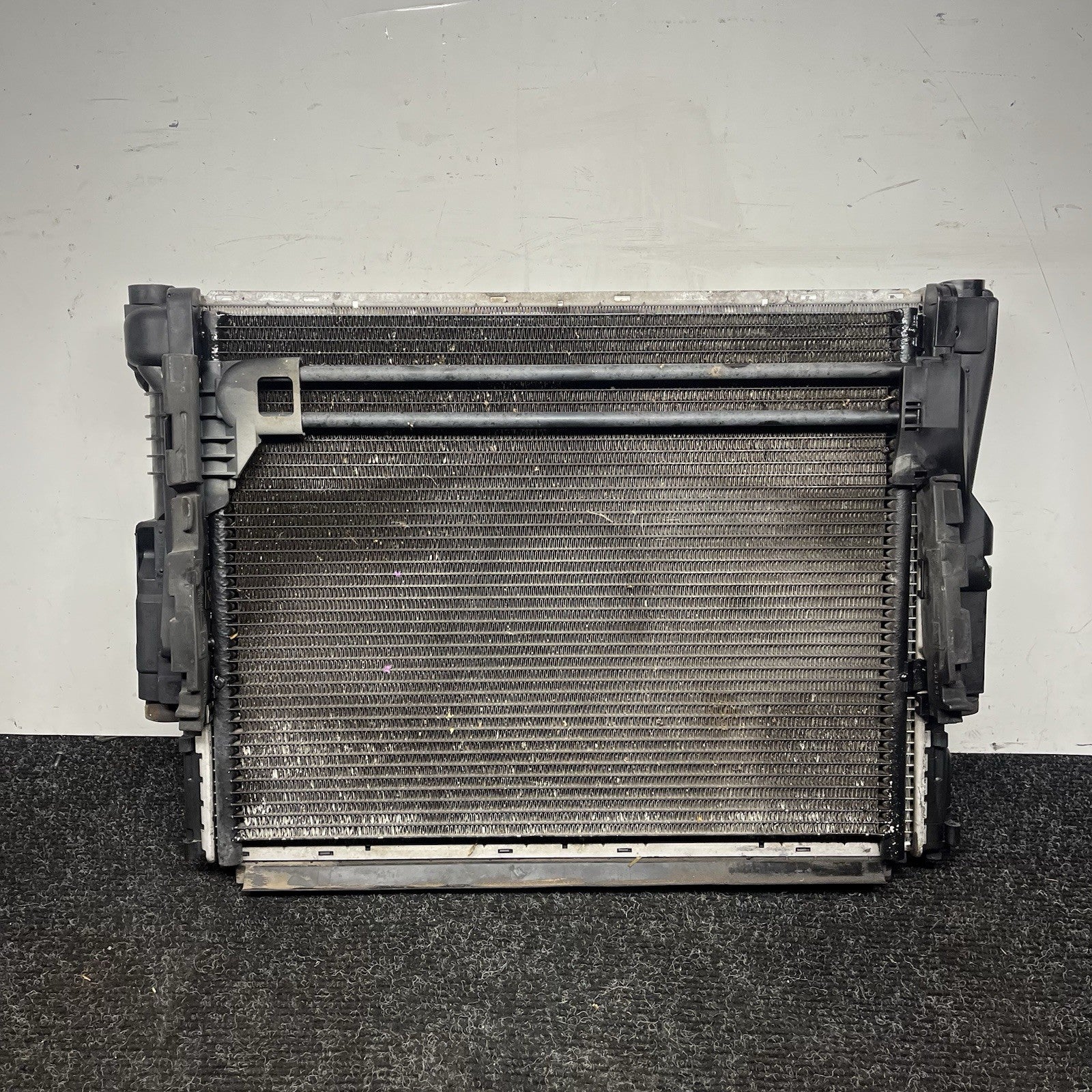 ☑️ BMW 330i 325i 323i E46 Engine Cooling Radiator 3.0L 6 Cylinder Fits 2001-2006